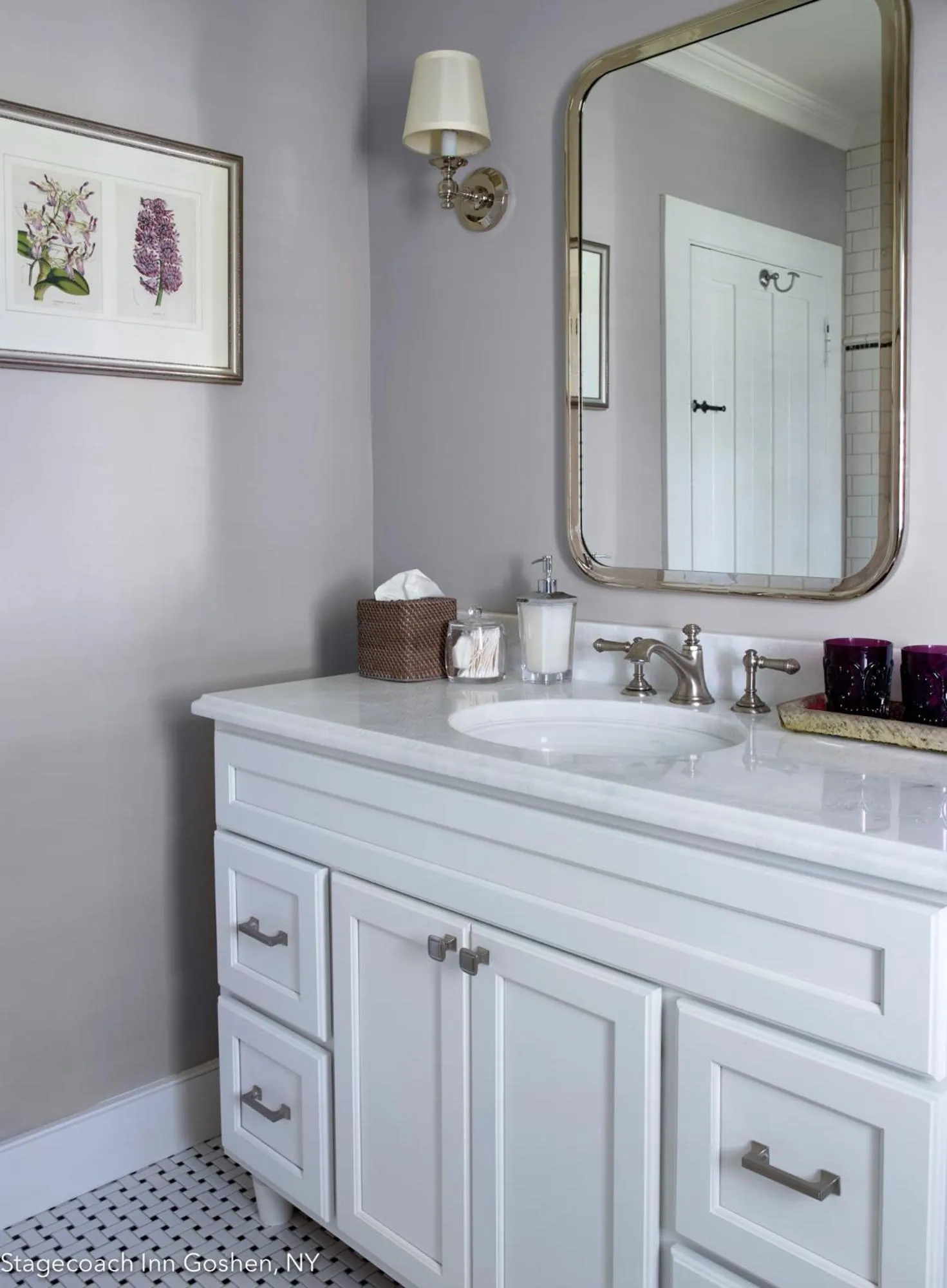 Bathroom in Stagecoach Inn