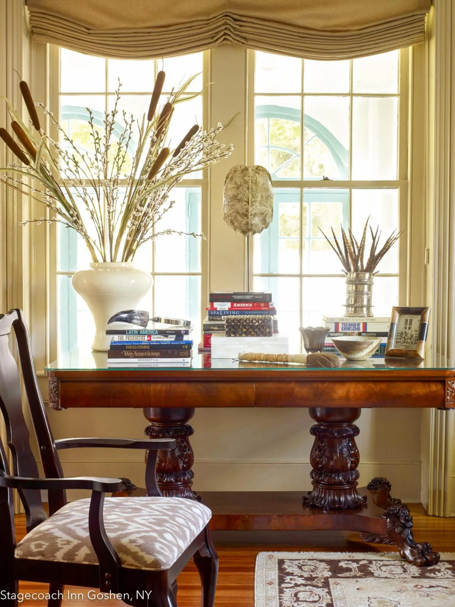 Seating area in Stagecoach Inn