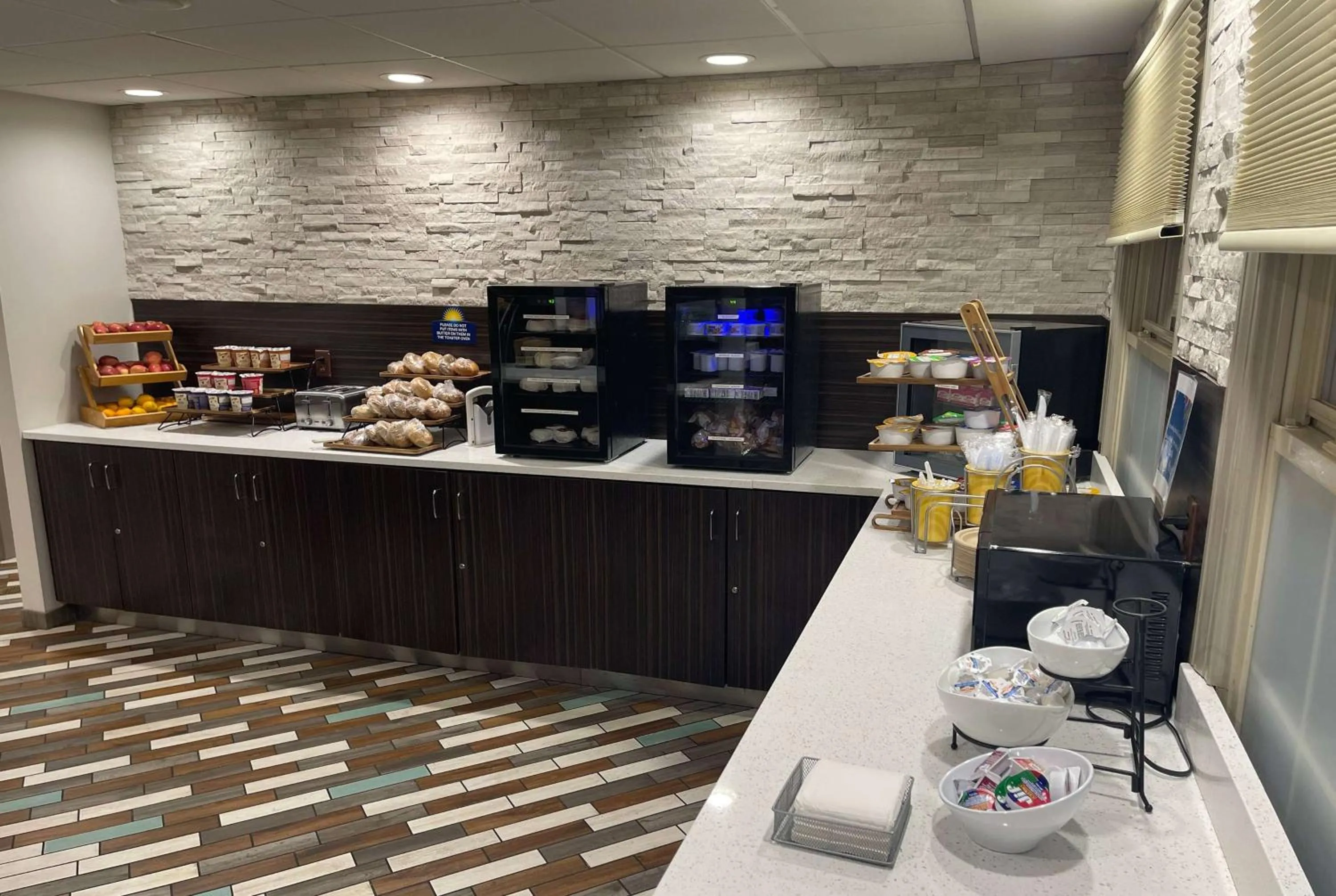 Breakfast in Days Inn by Wyndham Wilmington Brandywine