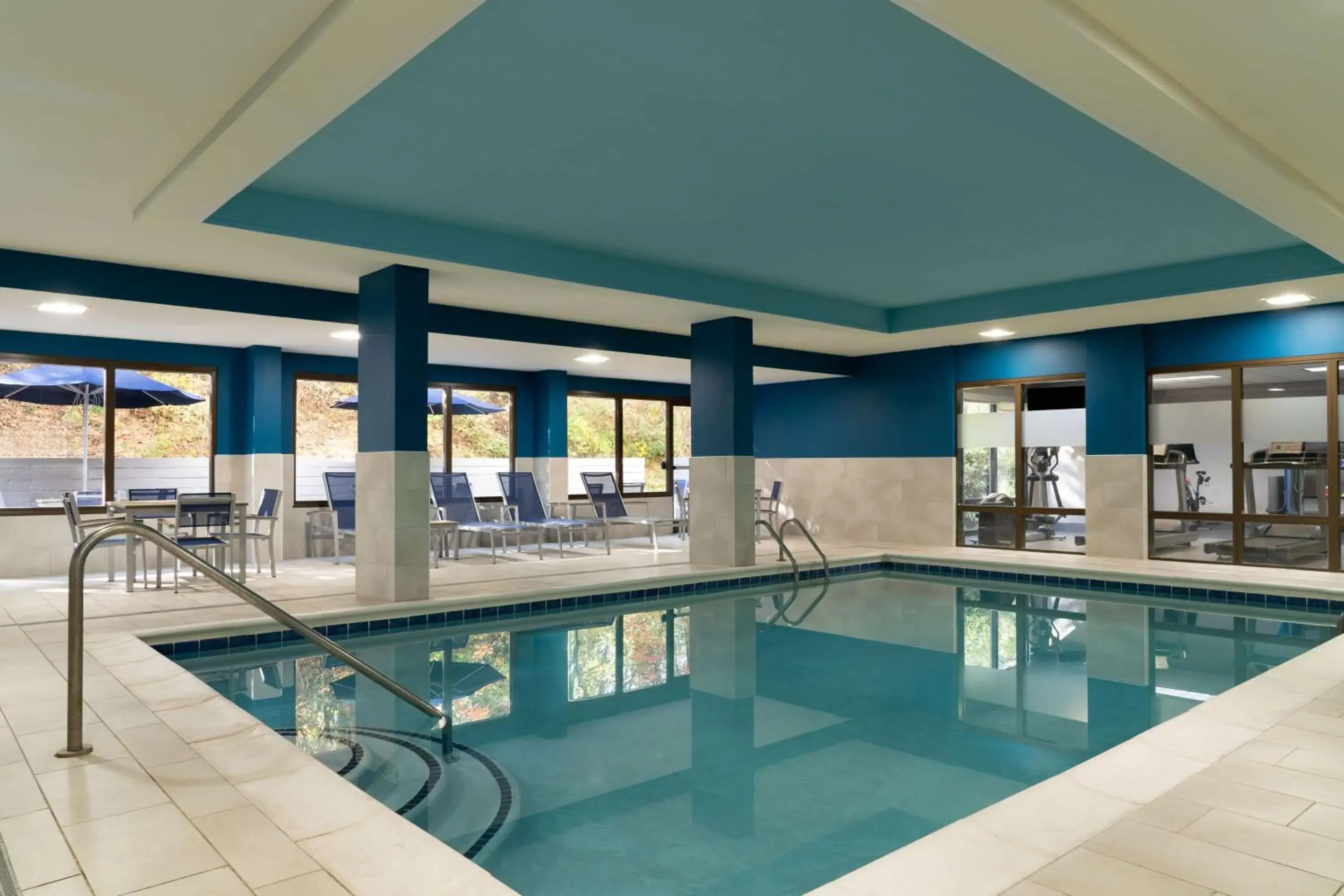 Pool view in Hampton Inn Roanoke/Hollins - I-81 Pool view in Hampton Inn Roanoke/Hollins - I-81