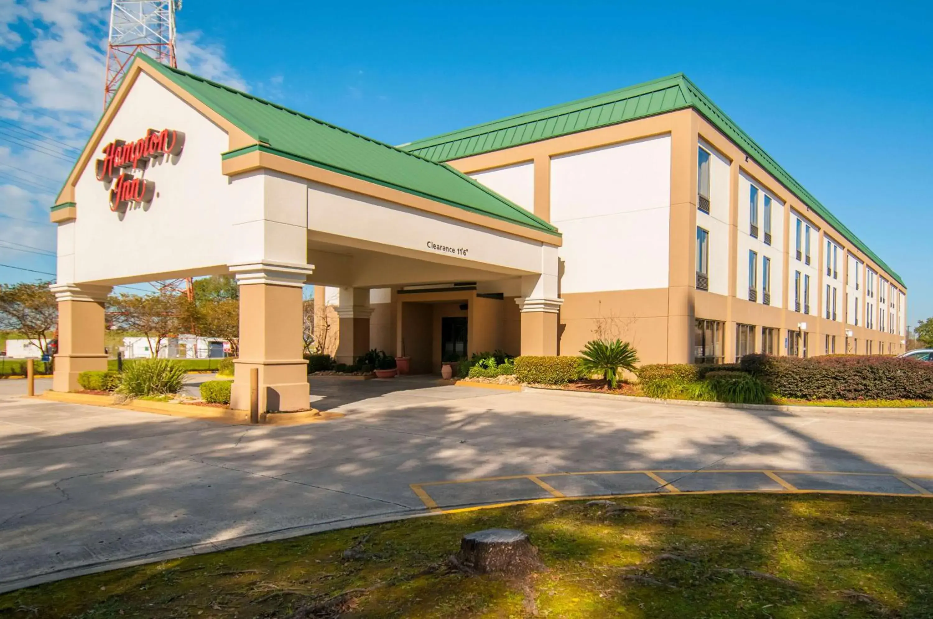 Property building in Hampton Inn Lafayette Louisiana Property building in Hampton Inn Lafayette Louisiana