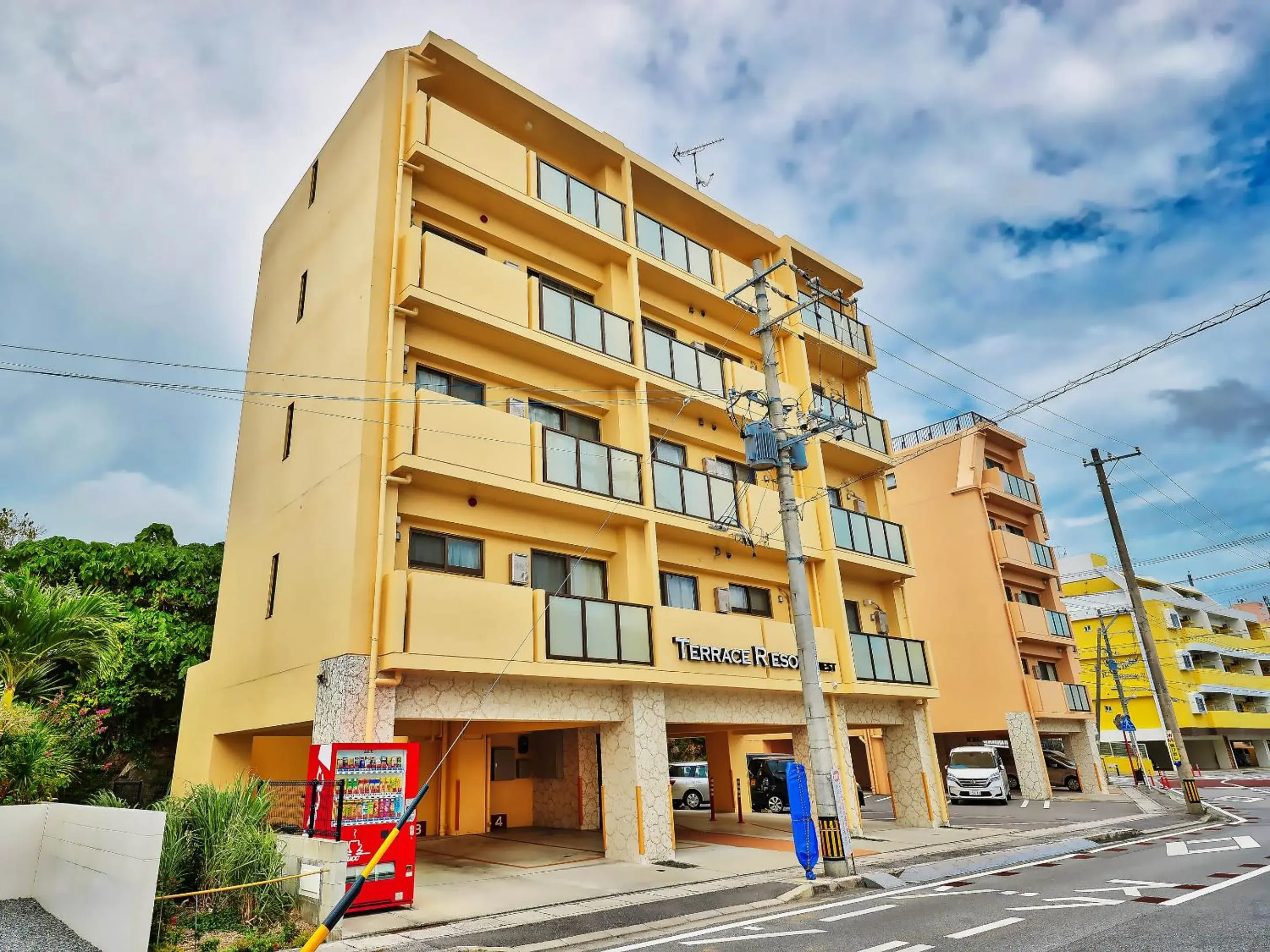 Facade/entrance in Terrace Resort Chatan West Facade/entrance in Terrace Resort Chatan West