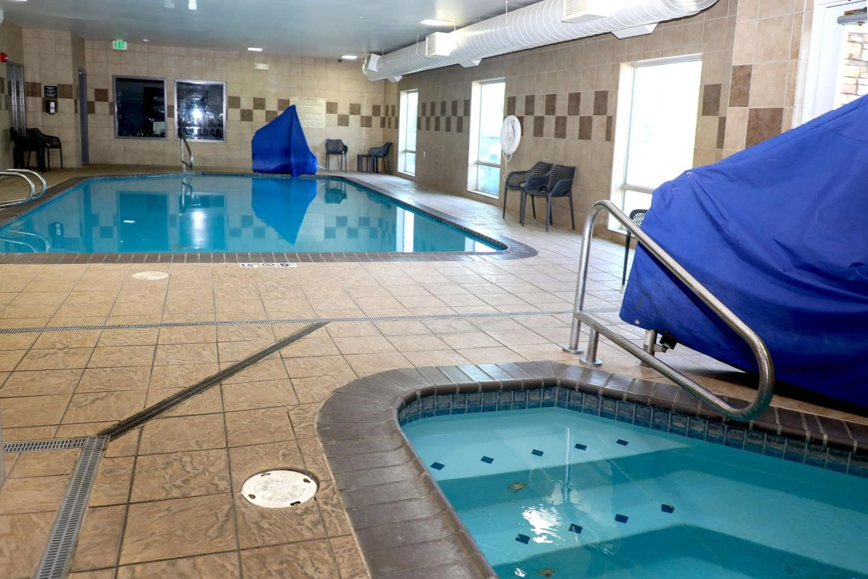 Swimming pool in Hampton Inn Ellensburg