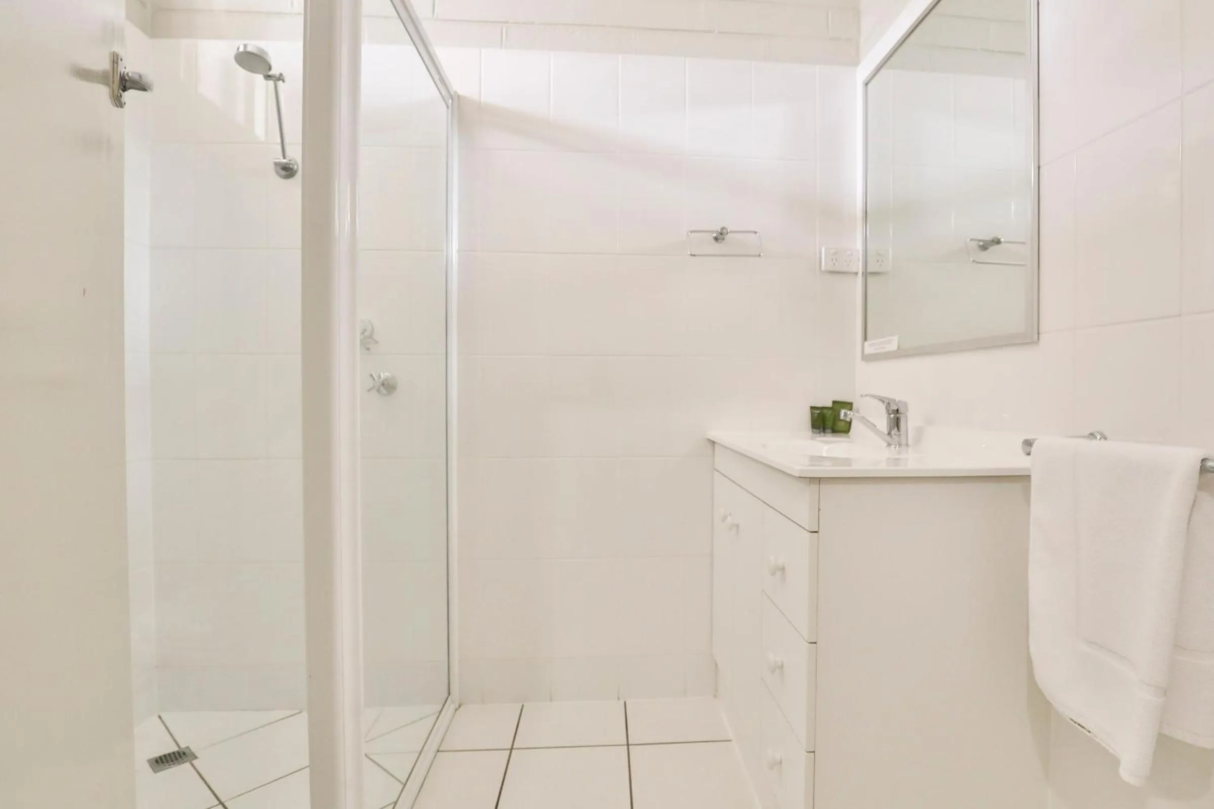 Bathroom in Robinvale Bridge Motel