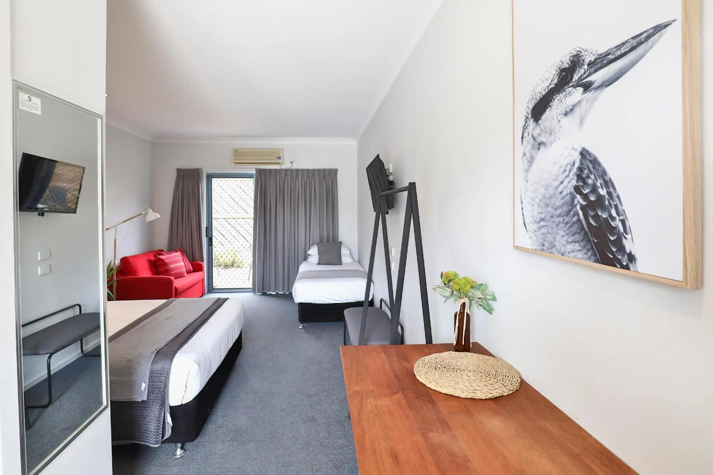 TV and multimedia, Bed in Robinvale Bridge Motel