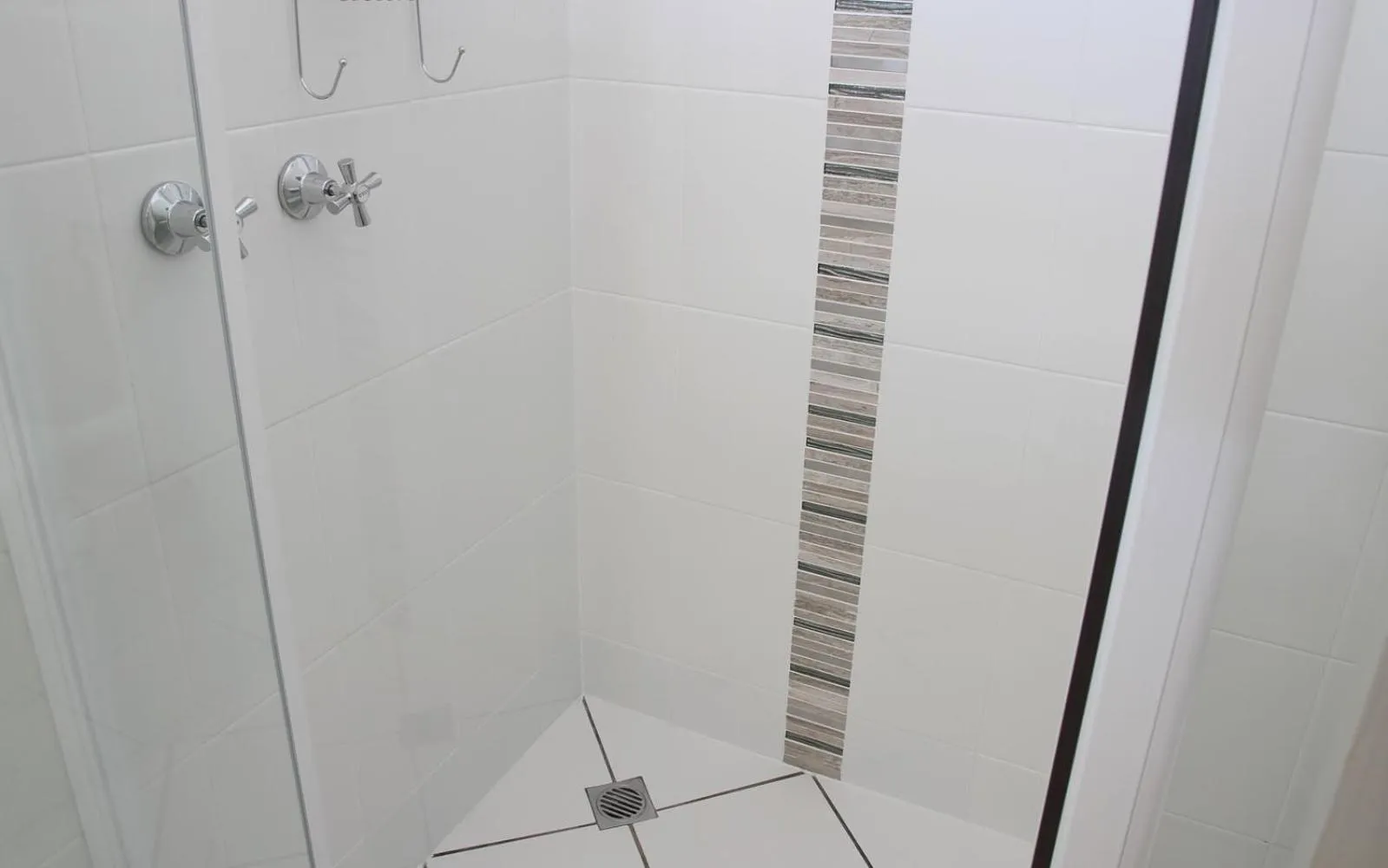 Shower in Robinvale Bridge Motel