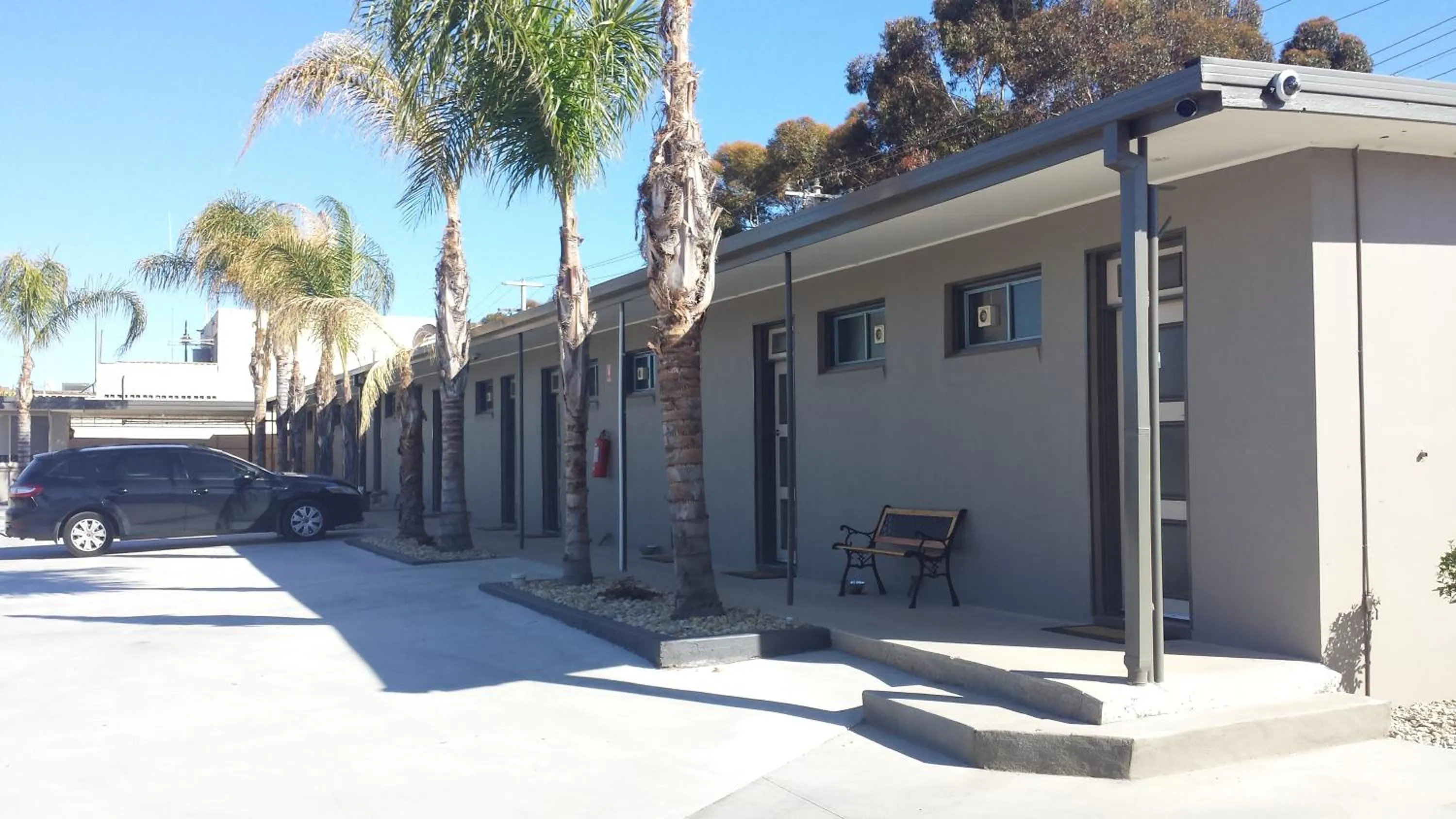 Property building in Robinvale Bridge Motel