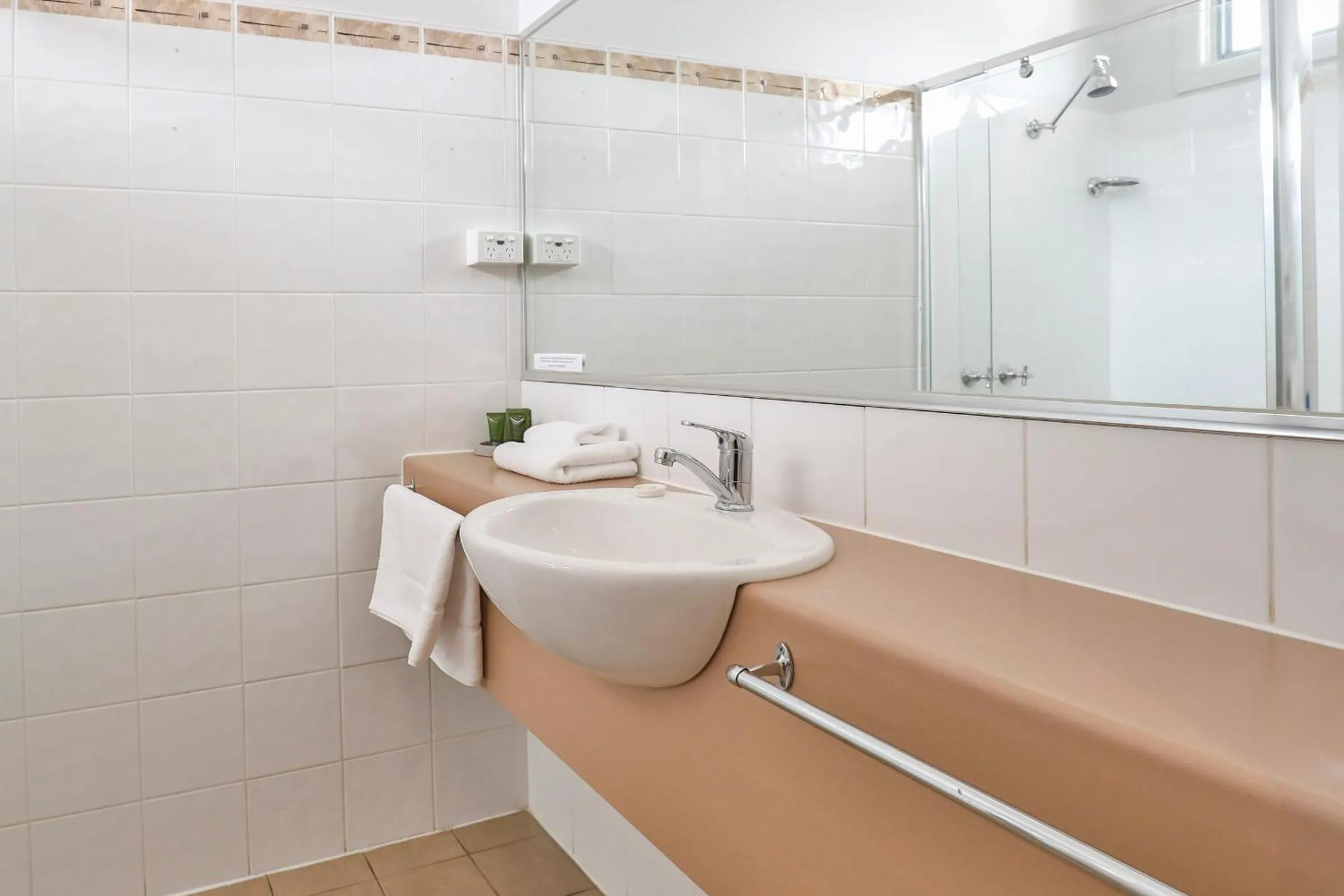 Shower in Robinvale Bridge Motel