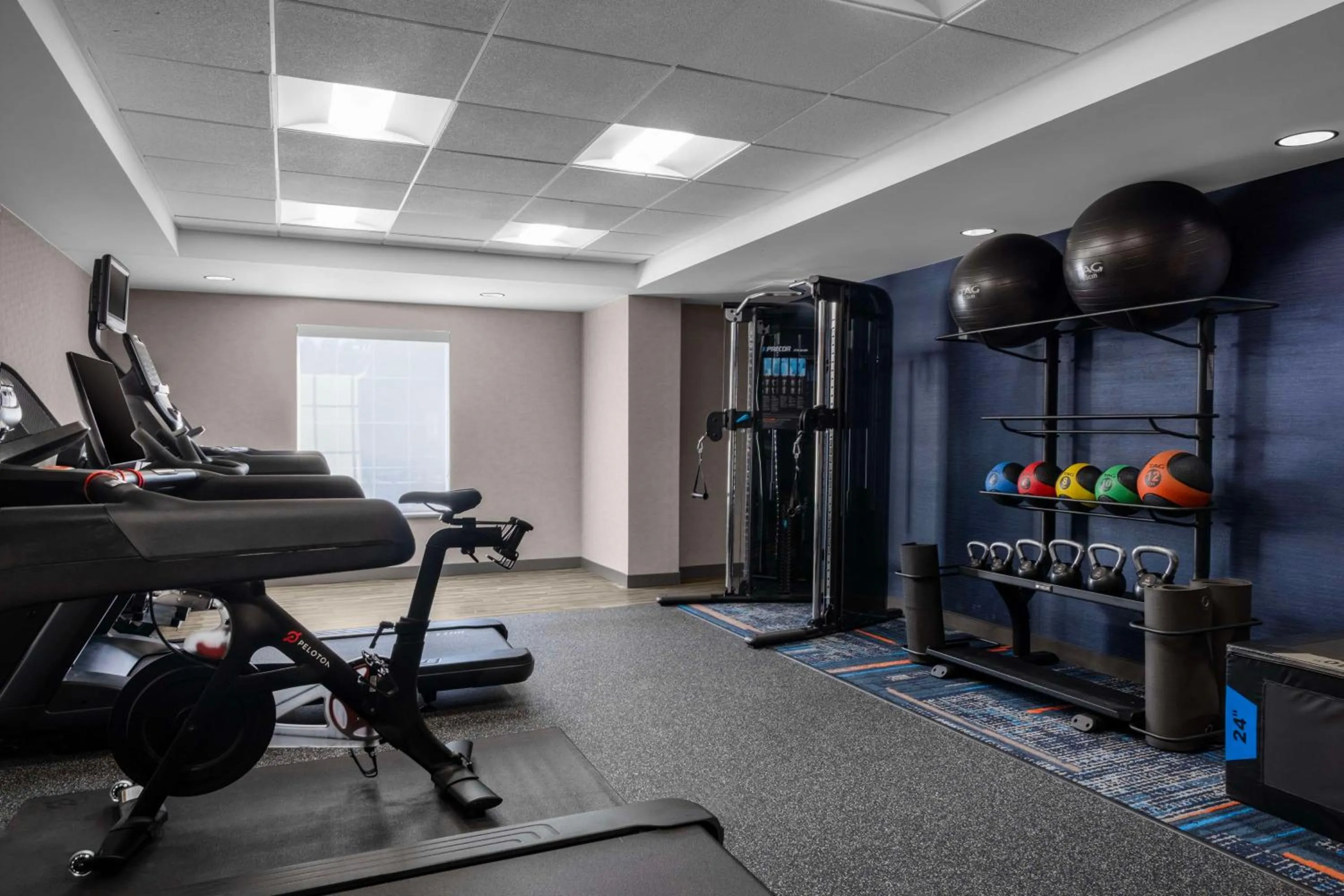 Fitness centre/facilities in Hampton Inn & Suites State College at Williamsburg Square
