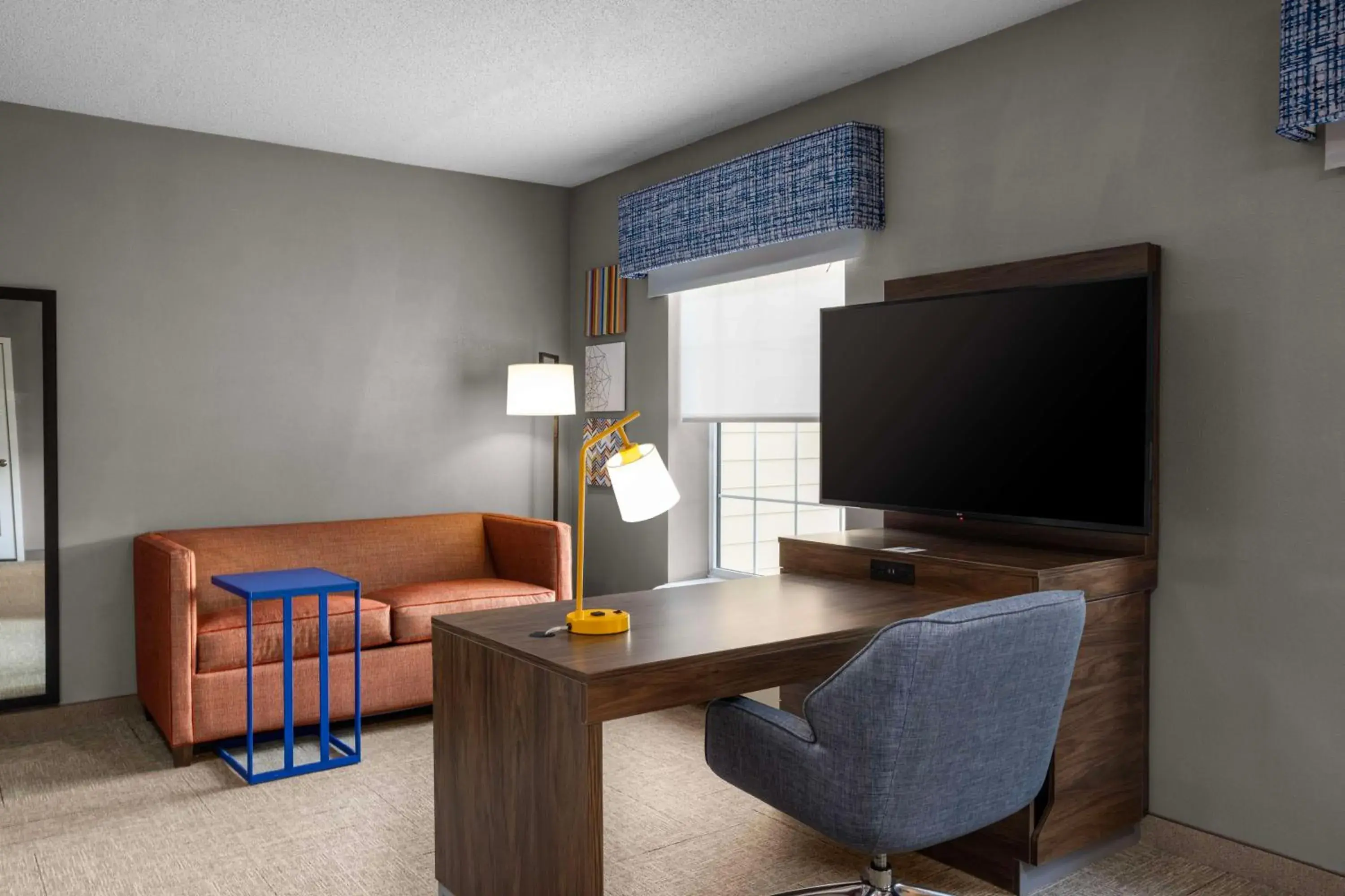 Bedroom in Hampton Inn & Suites State College at Williamsburg Square Bedroom in Hampton Inn & Suites State College at Williamsburg Square