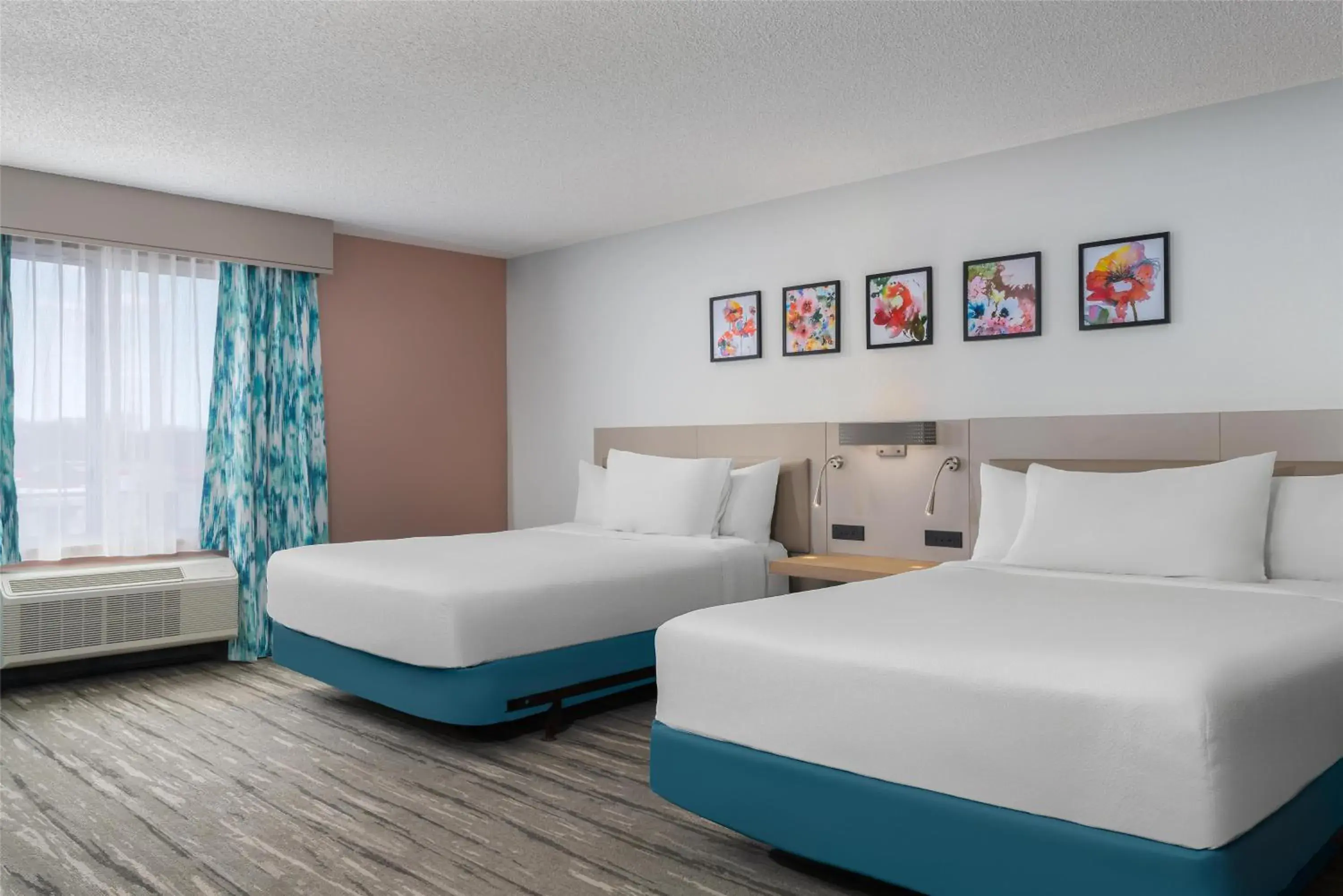 Queen Room with Two Queen Beds and Accessible Tub - Mobility Access in Hilton Garden Inn Dover Queen Room with Two Queen Beds and Accessible Tub - Mobility Access in Hilton Garden Inn Dover