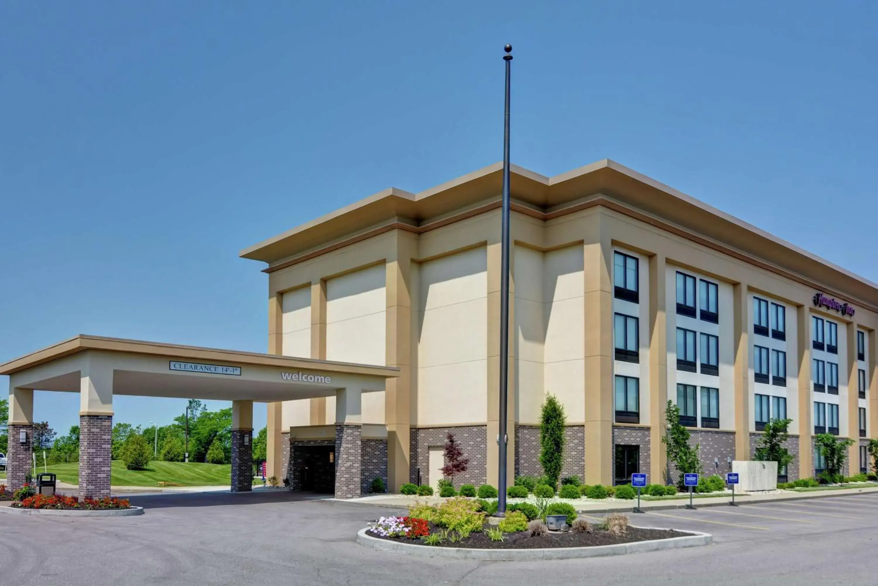Property building in Hampton Inn Cincinnati Airport South Property building in Hampton Inn Cincinnati Airport South