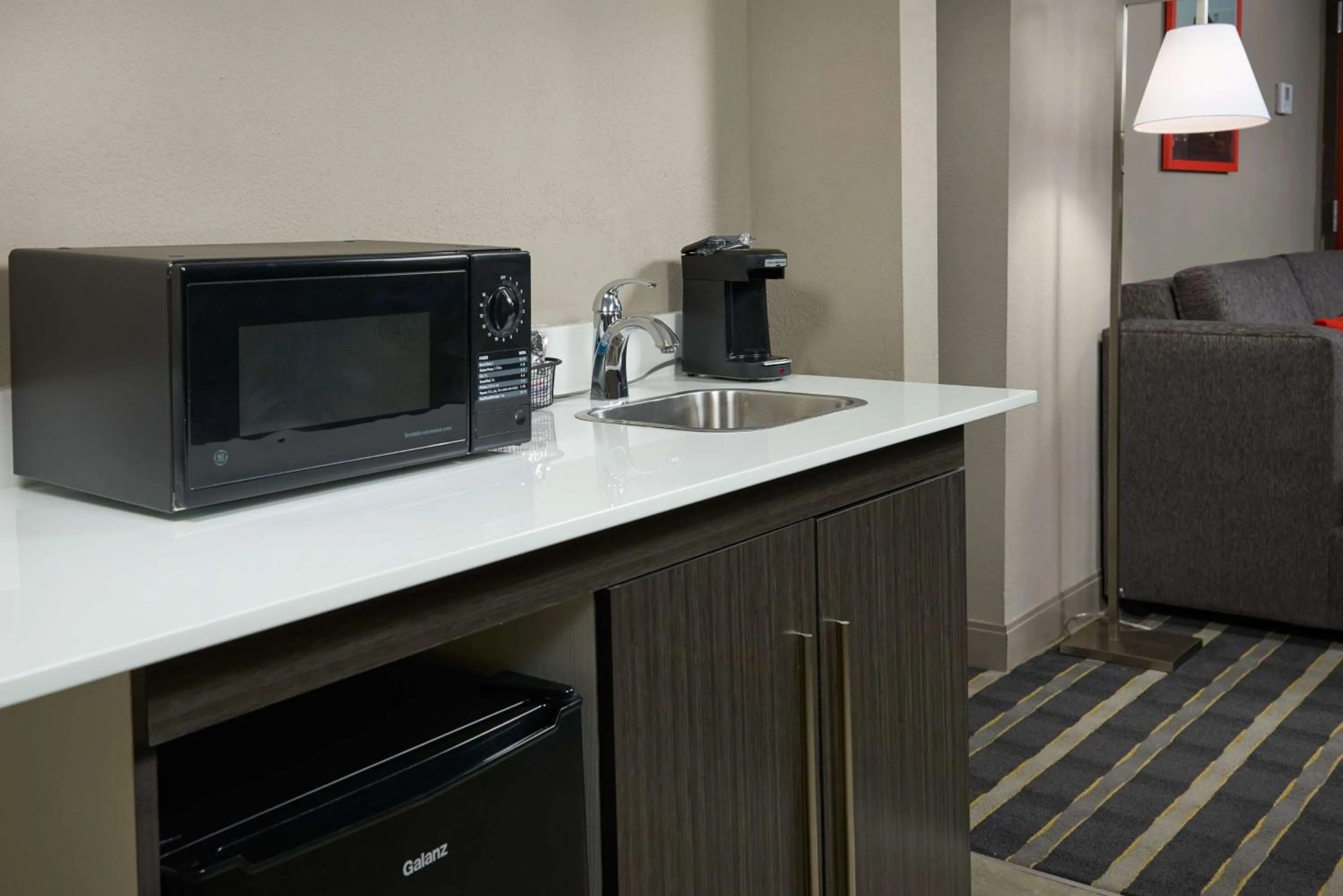 Living room in Hampton Inn Eagle Pass