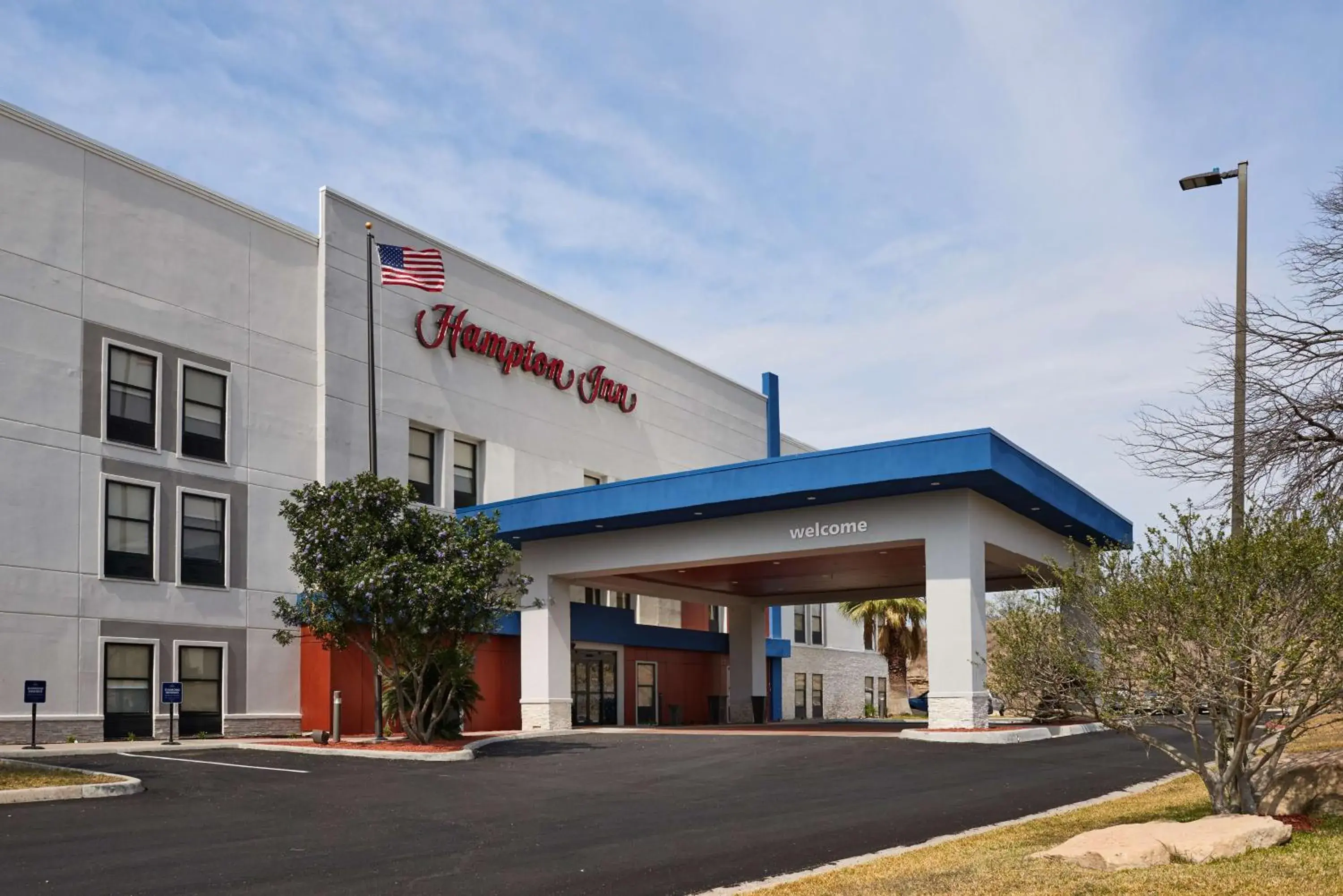 Property building in Hampton Inn Eagle Pass Property building in Hampton Inn Eagle Pass