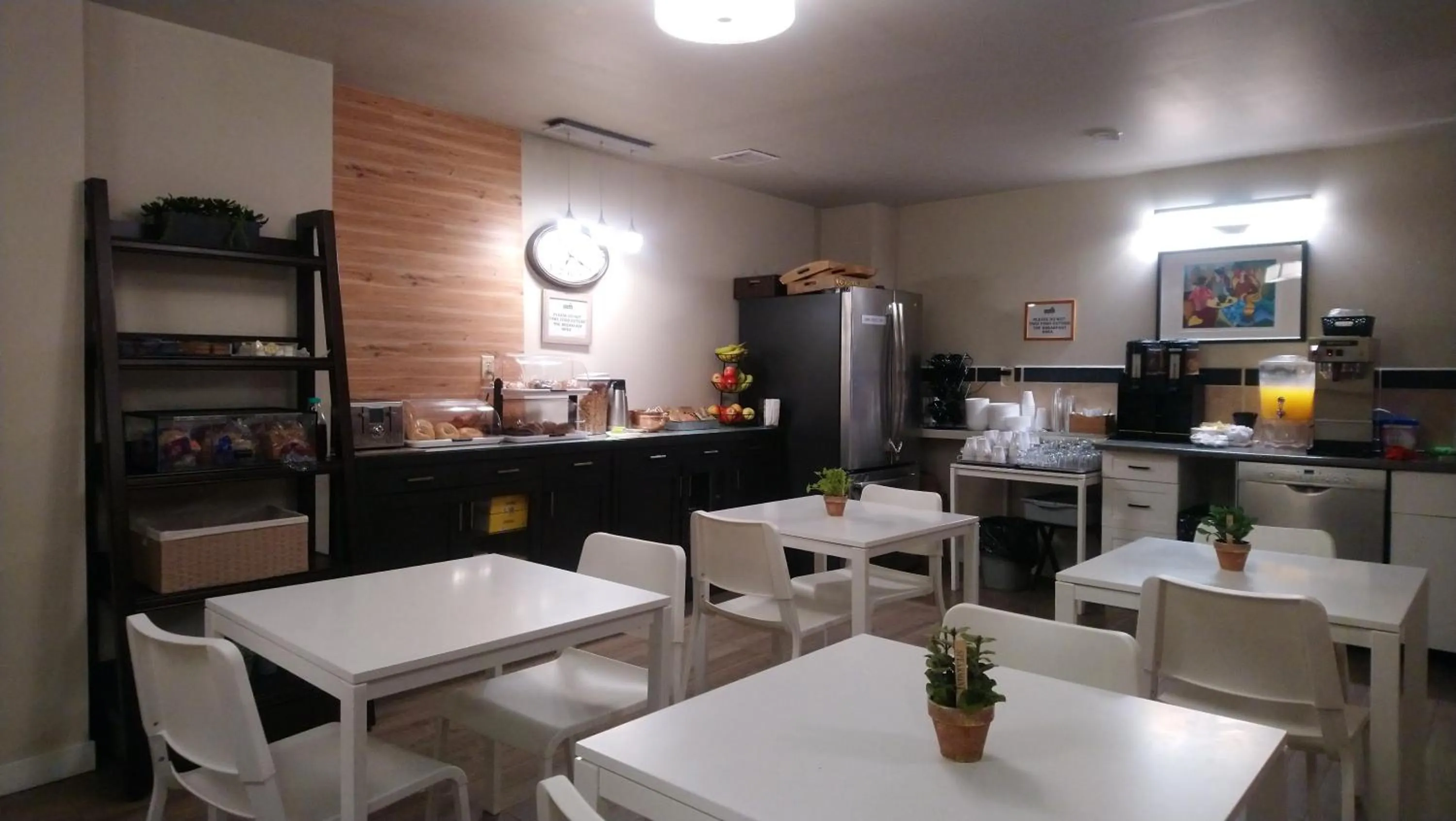 Travelodge by Wyndham Edmonton East