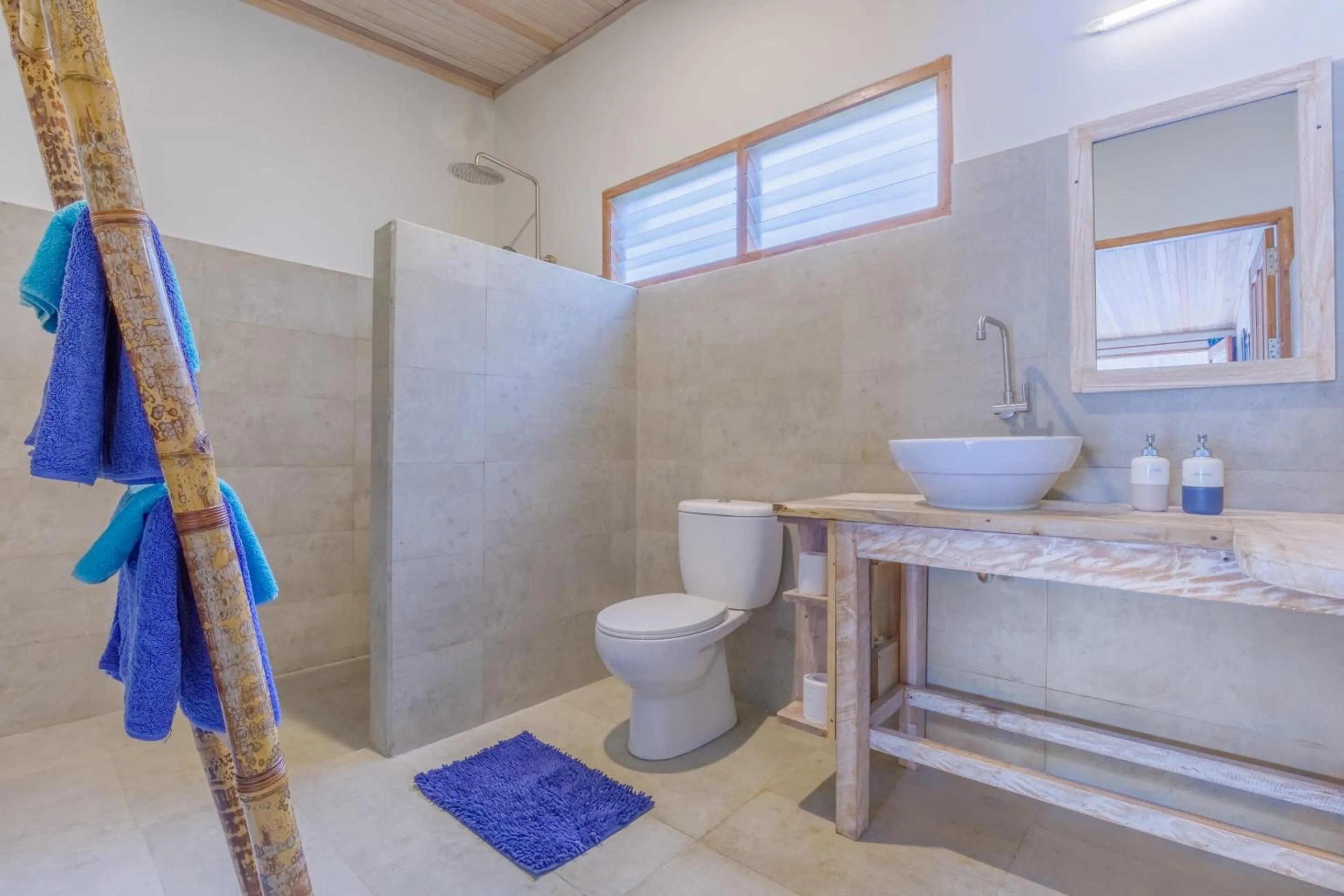 Shower in Thalassa Dive Resort Lembeh