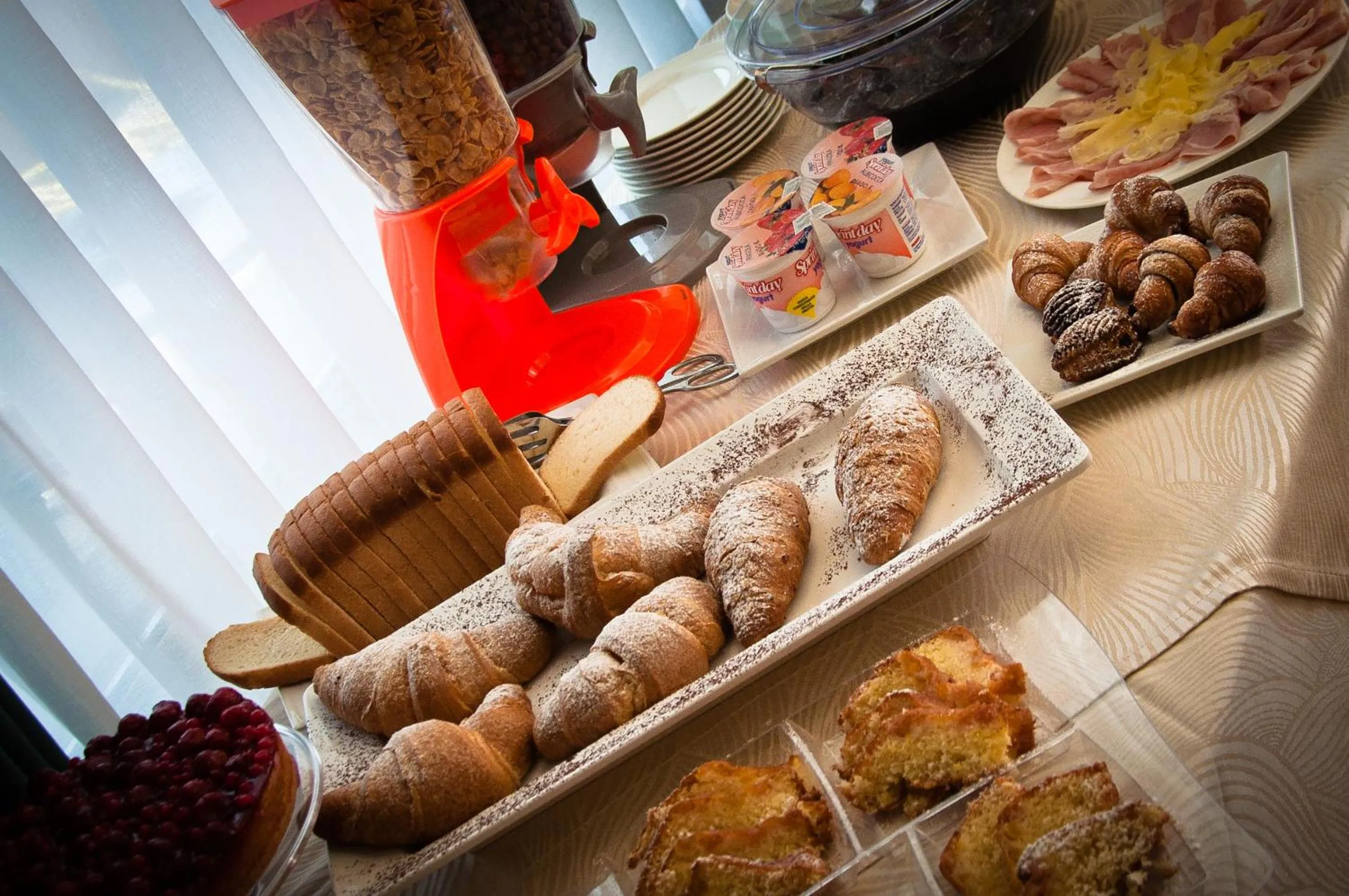 Food and drinks in Aerhotel Phelipe