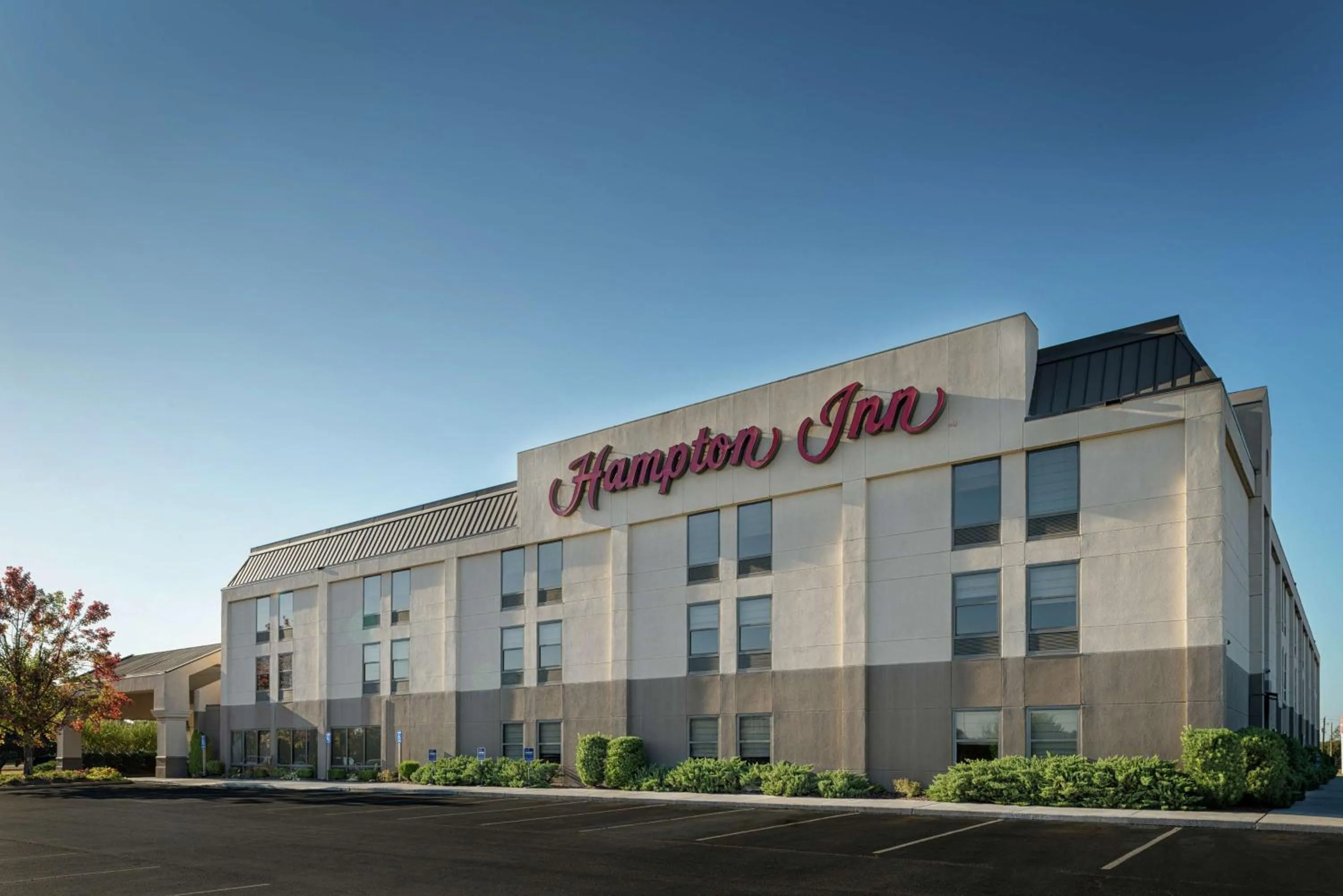 Property building in Hampton Inn Tuscaloosa-University