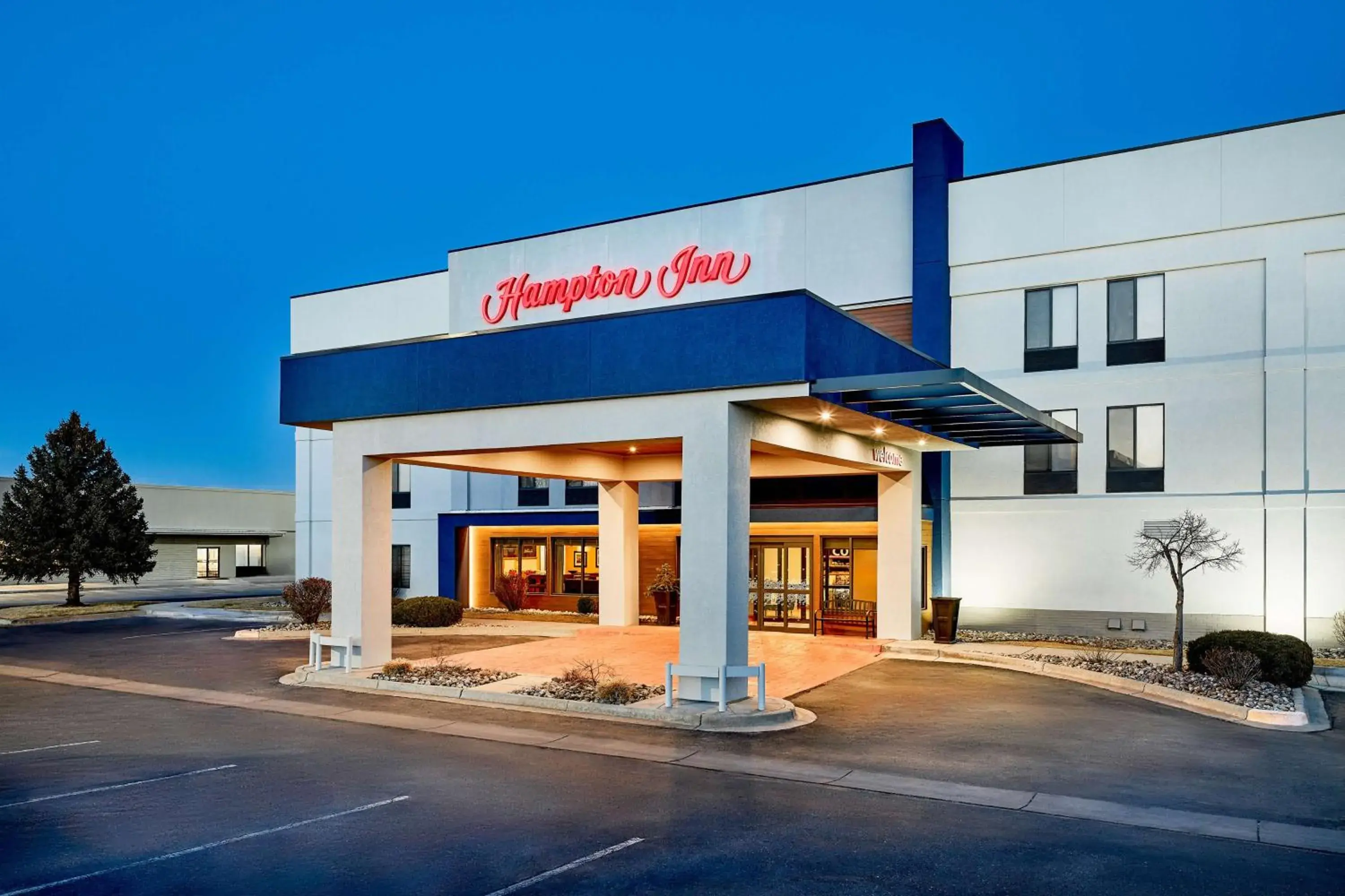 Property building in Hampton Inn Longmont Property building in Hampton Inn Longmont