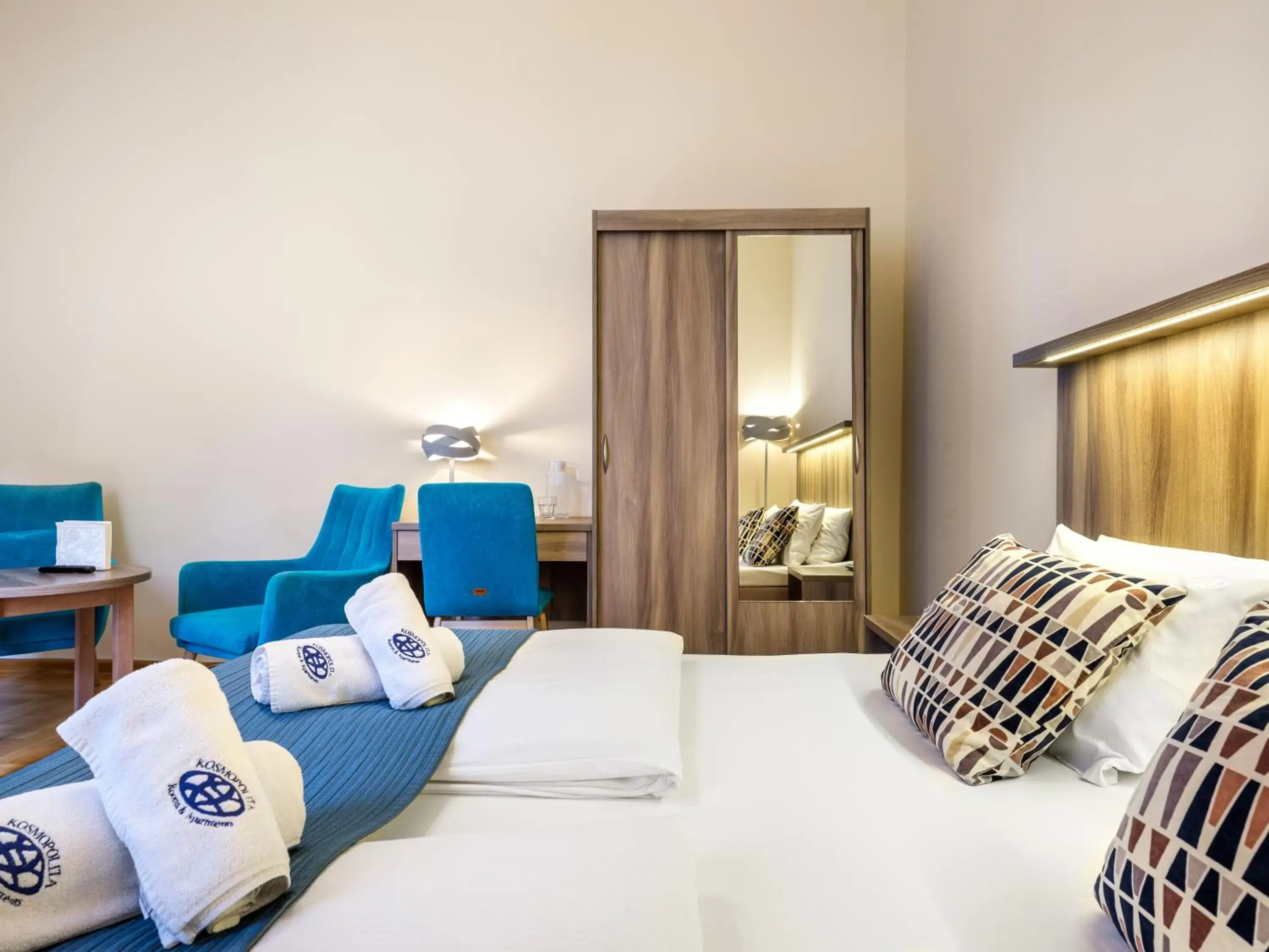 Photo of the whole room, Bed in Kosmopolita Apartments Photo of the whole room, Bed in Kosmopolita Apartments