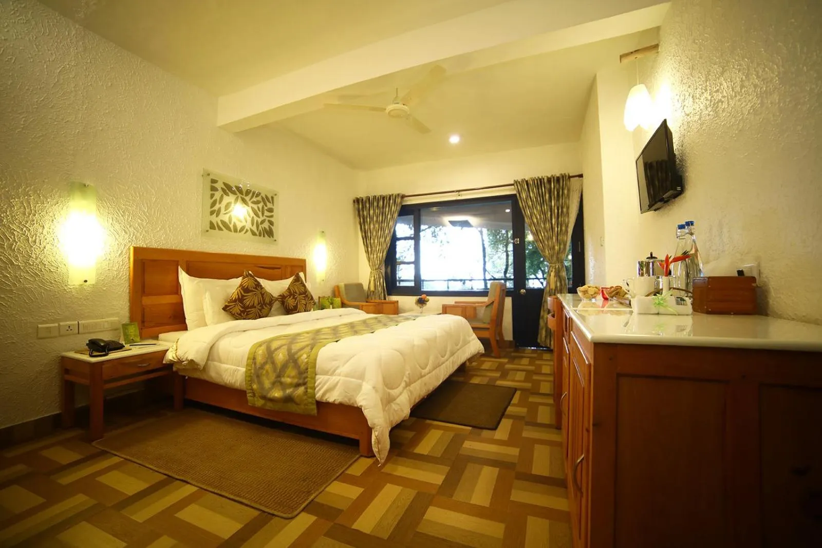 Bedroom, Bed in The Tall Trees