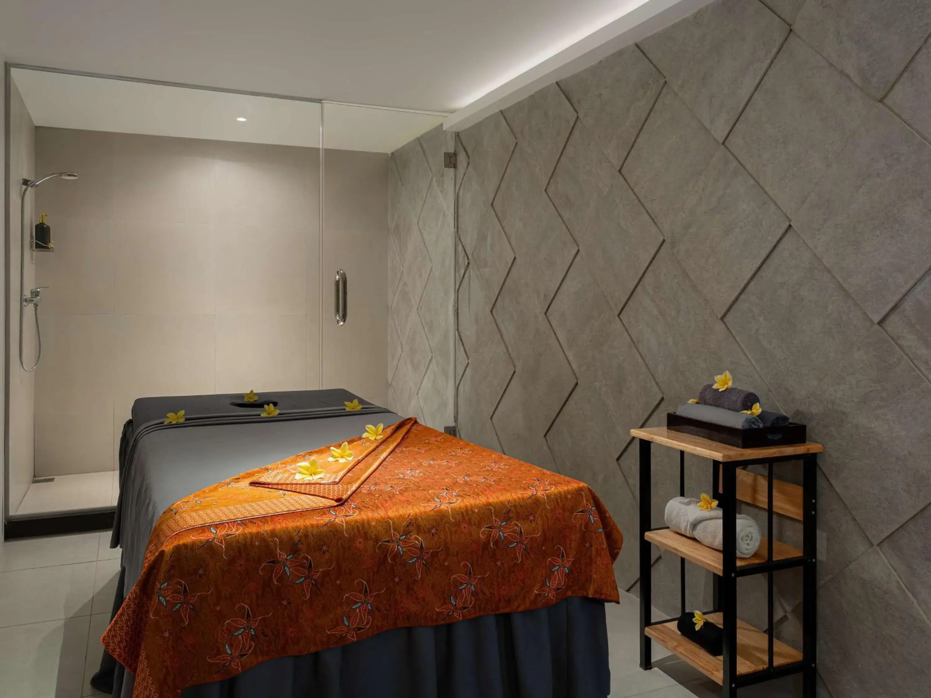 Fitness centre/facilities, Bed in AIHO Hotel Medan Fitness centre/facilities, Bed in AIHO Hotel Medan