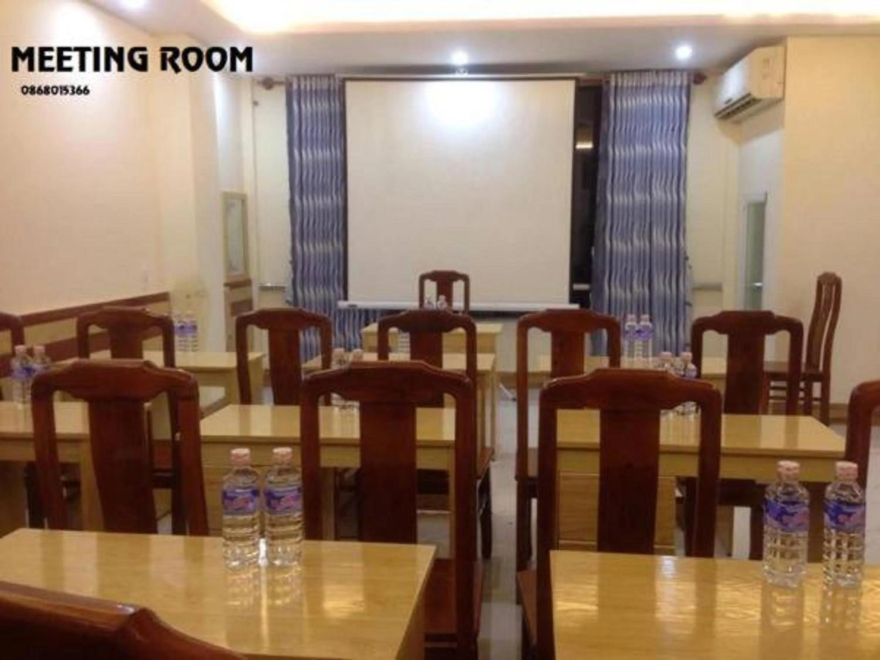 Business facilities in Yen Vy 04 Luxury Hotel