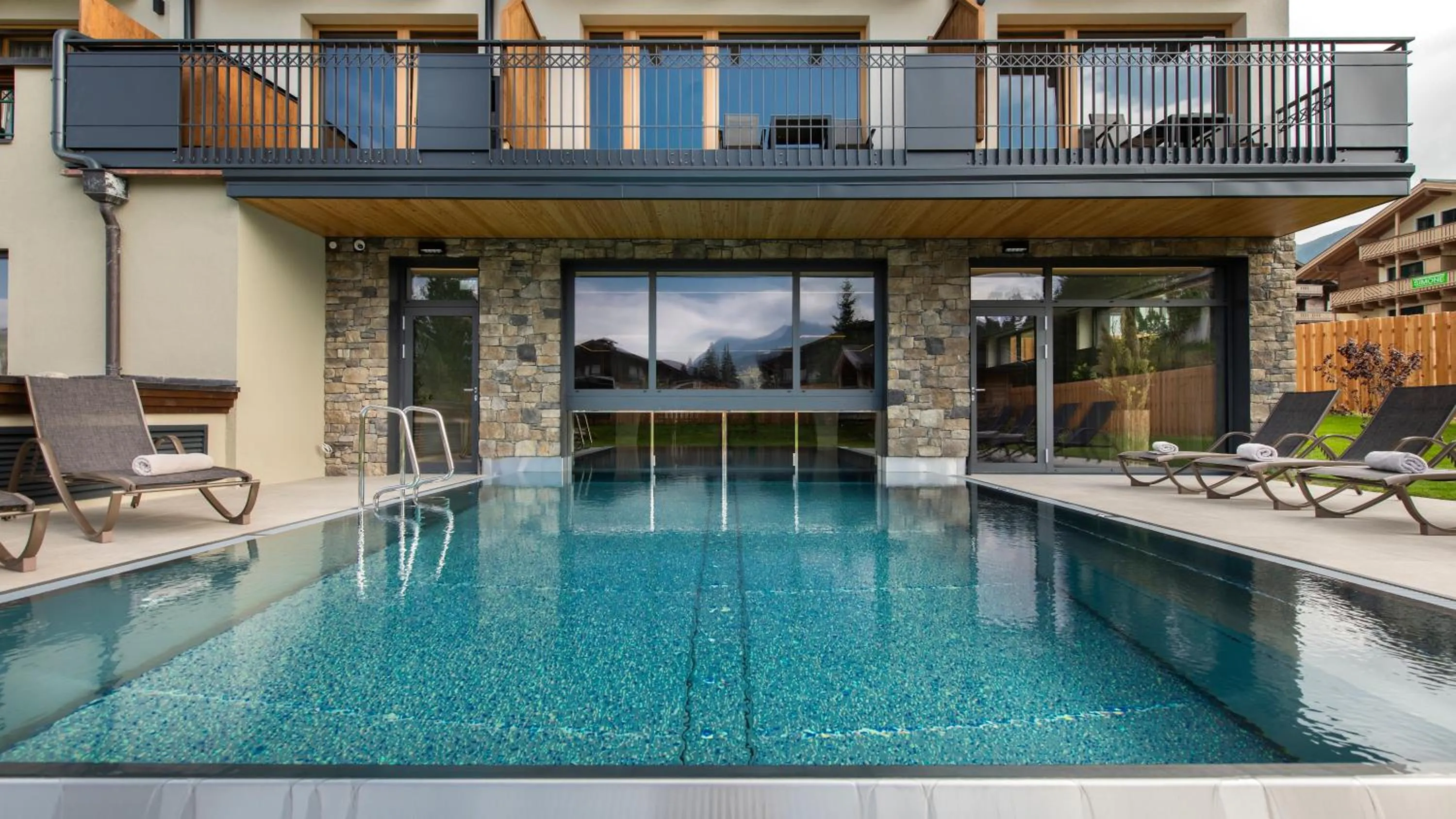 Swimming pool in Hotel Königsleiten Vital Alpin