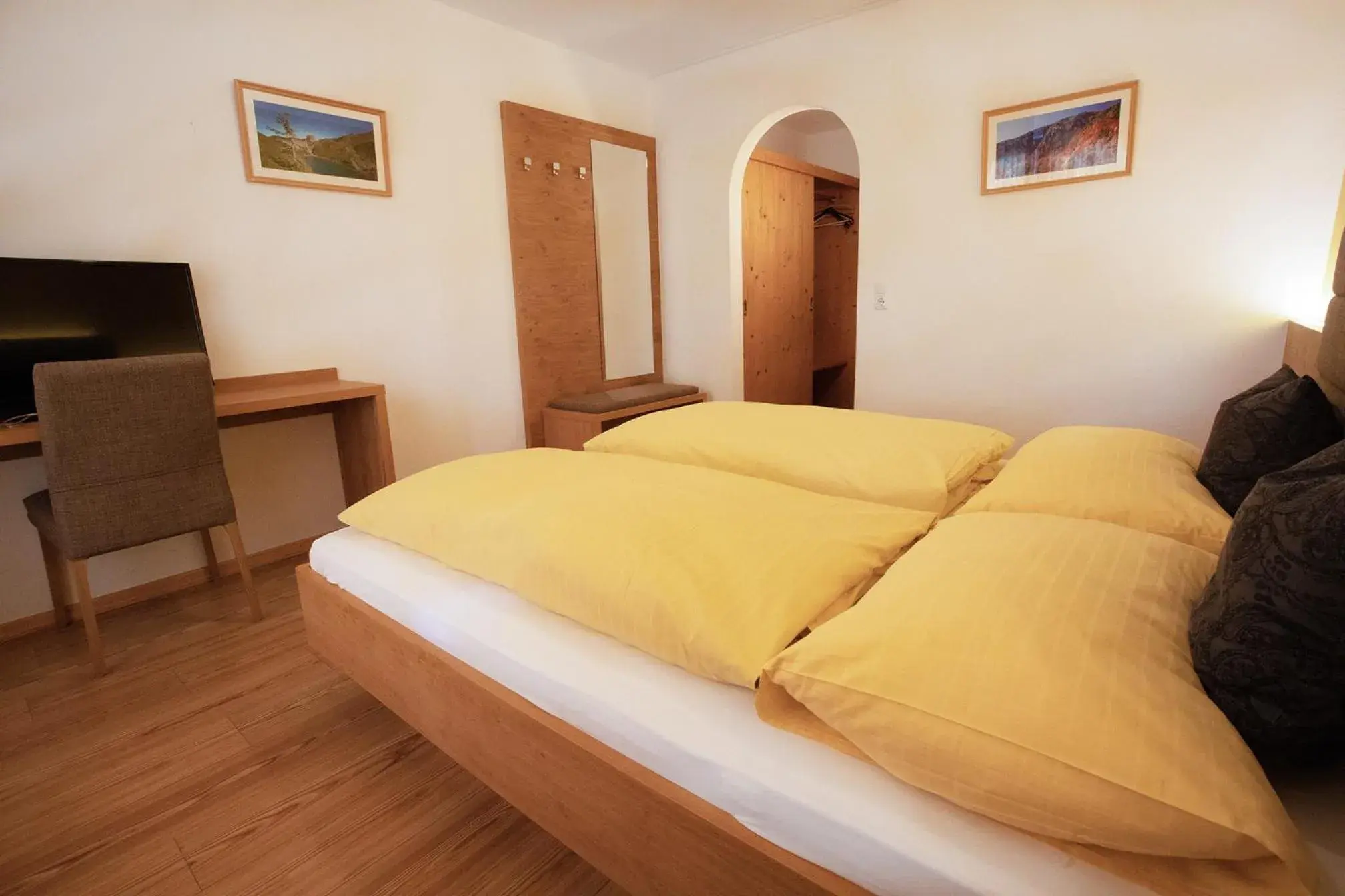 Double Room with Balcony in Hotel Königsleiten Vital Alpin Double Room with Balcony in Hotel Königsleiten Vital Alpin