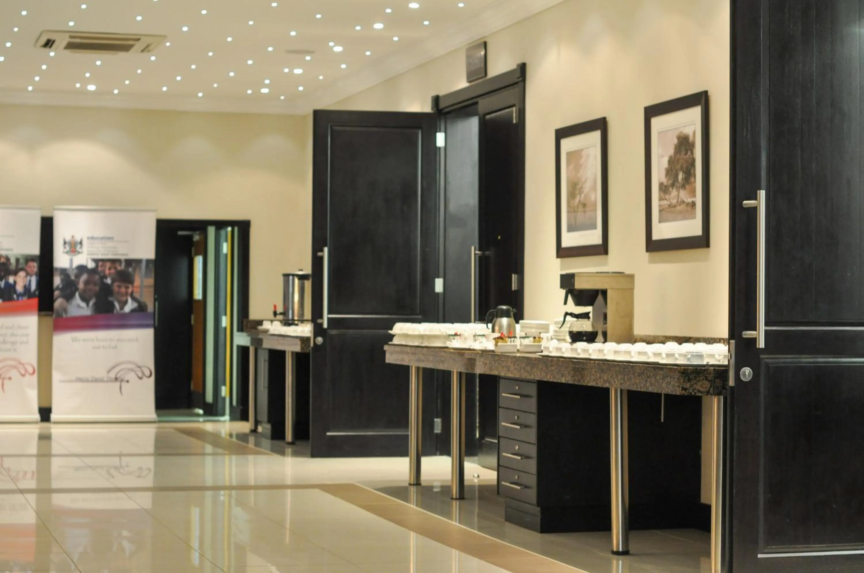 Safari Hotel & Convention Centre