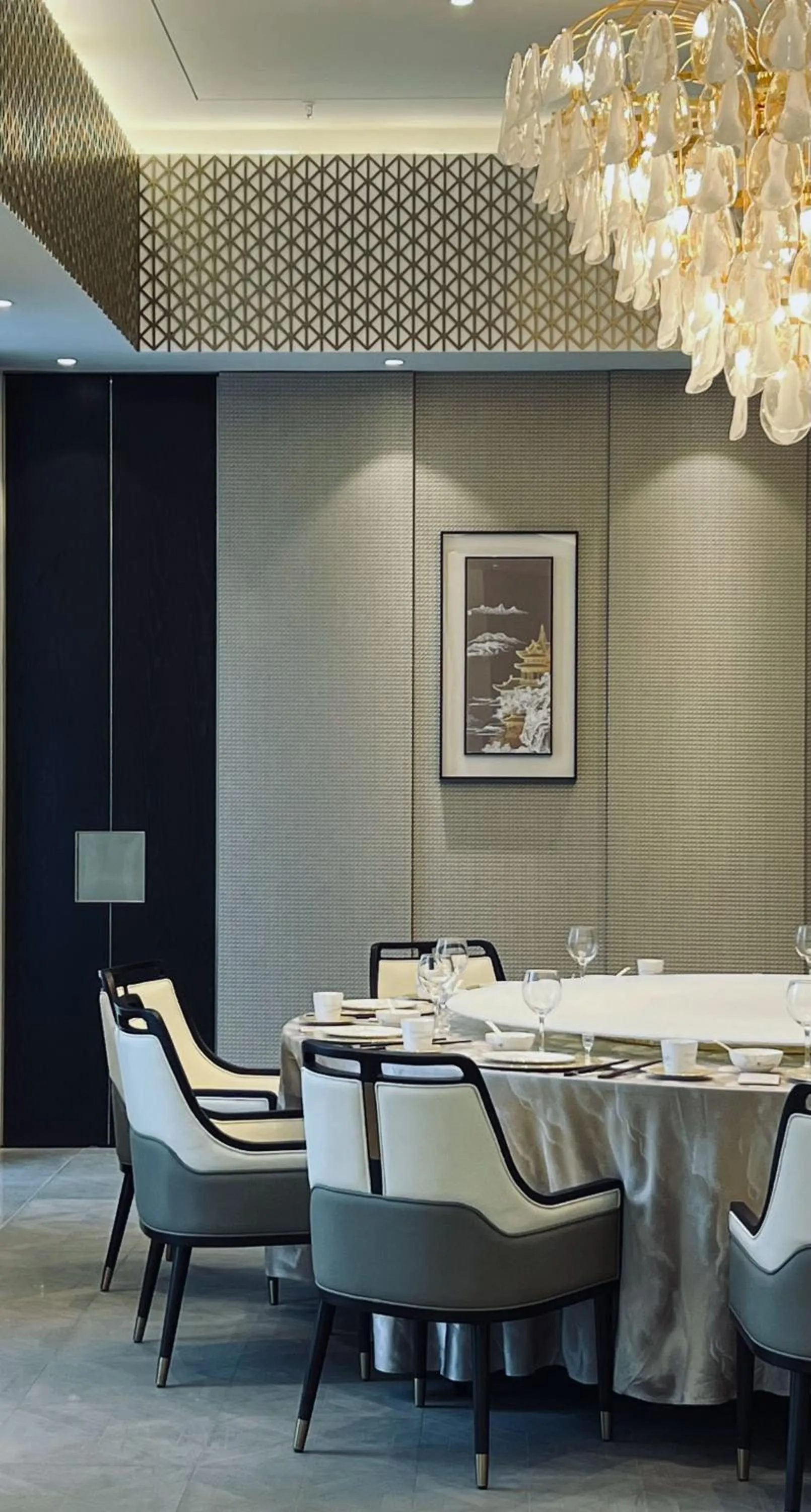 Restaurant/places to eat in Crowne Plaza Zhengzhou by IHG