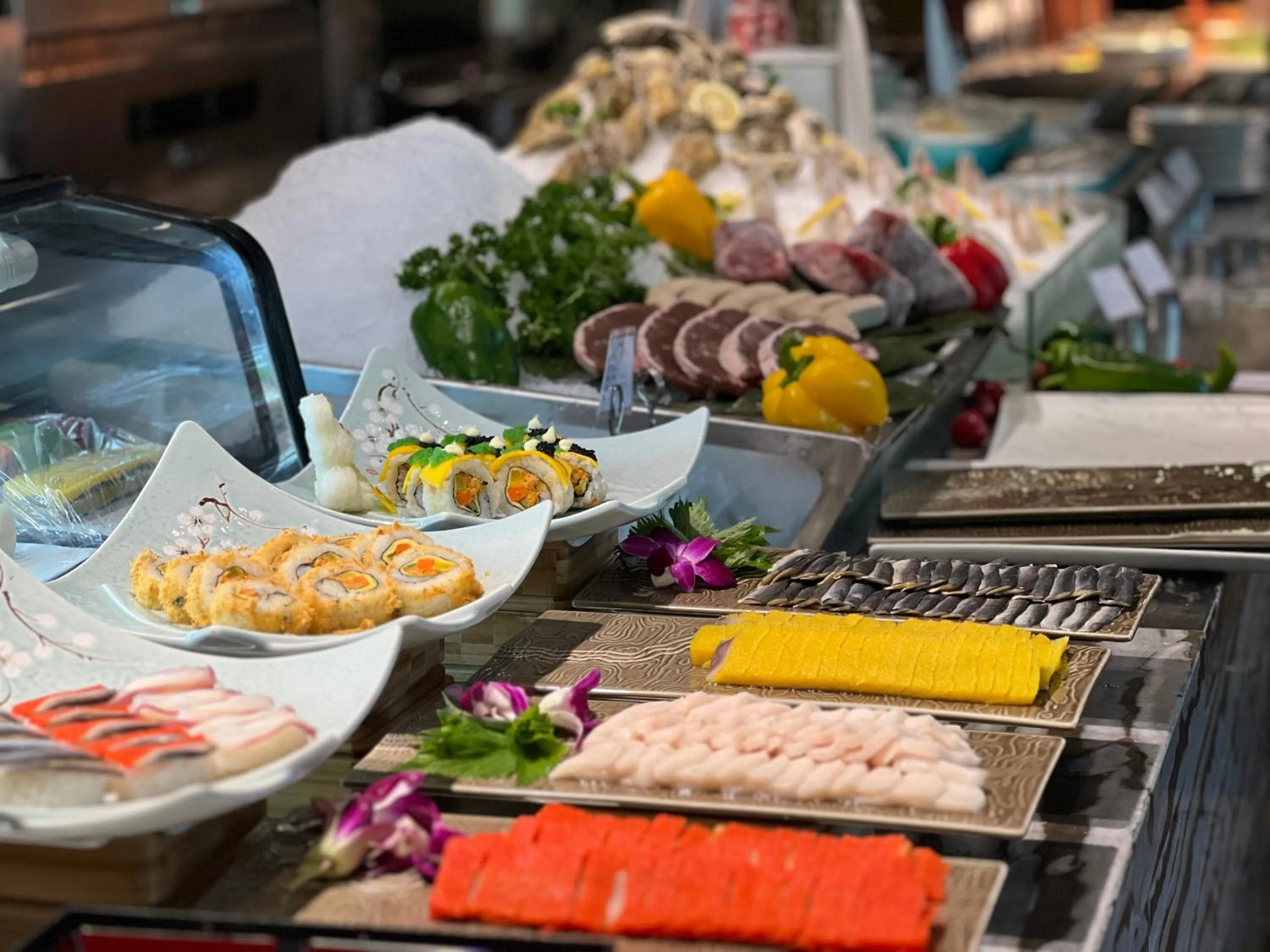 Restaurant/places to eat in Crowne Plaza Zhengzhou by IHG