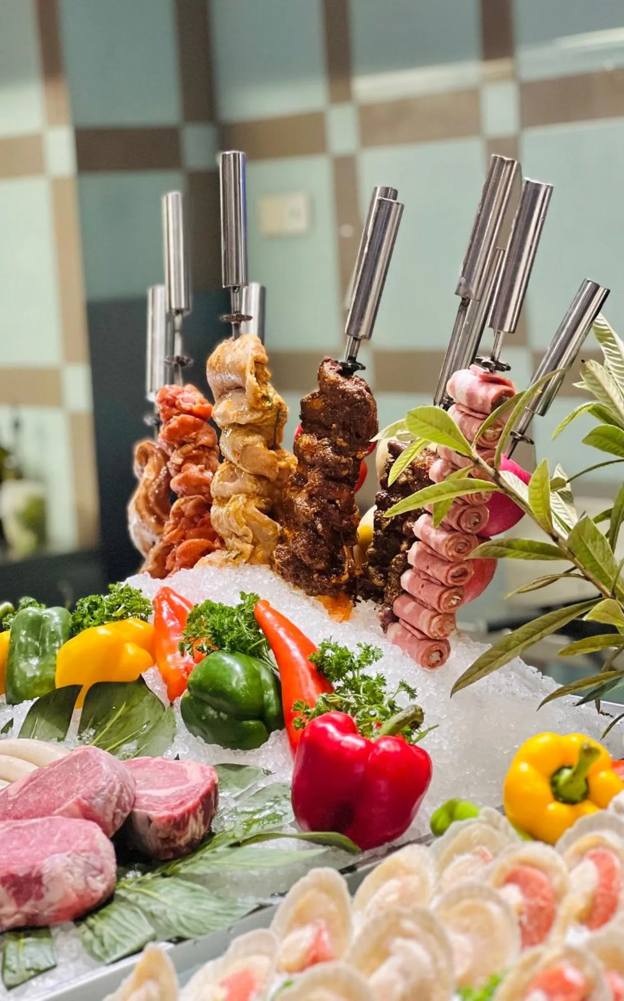 Restaurant/places to eat in Crowne Plaza Zhengzhou by IHG