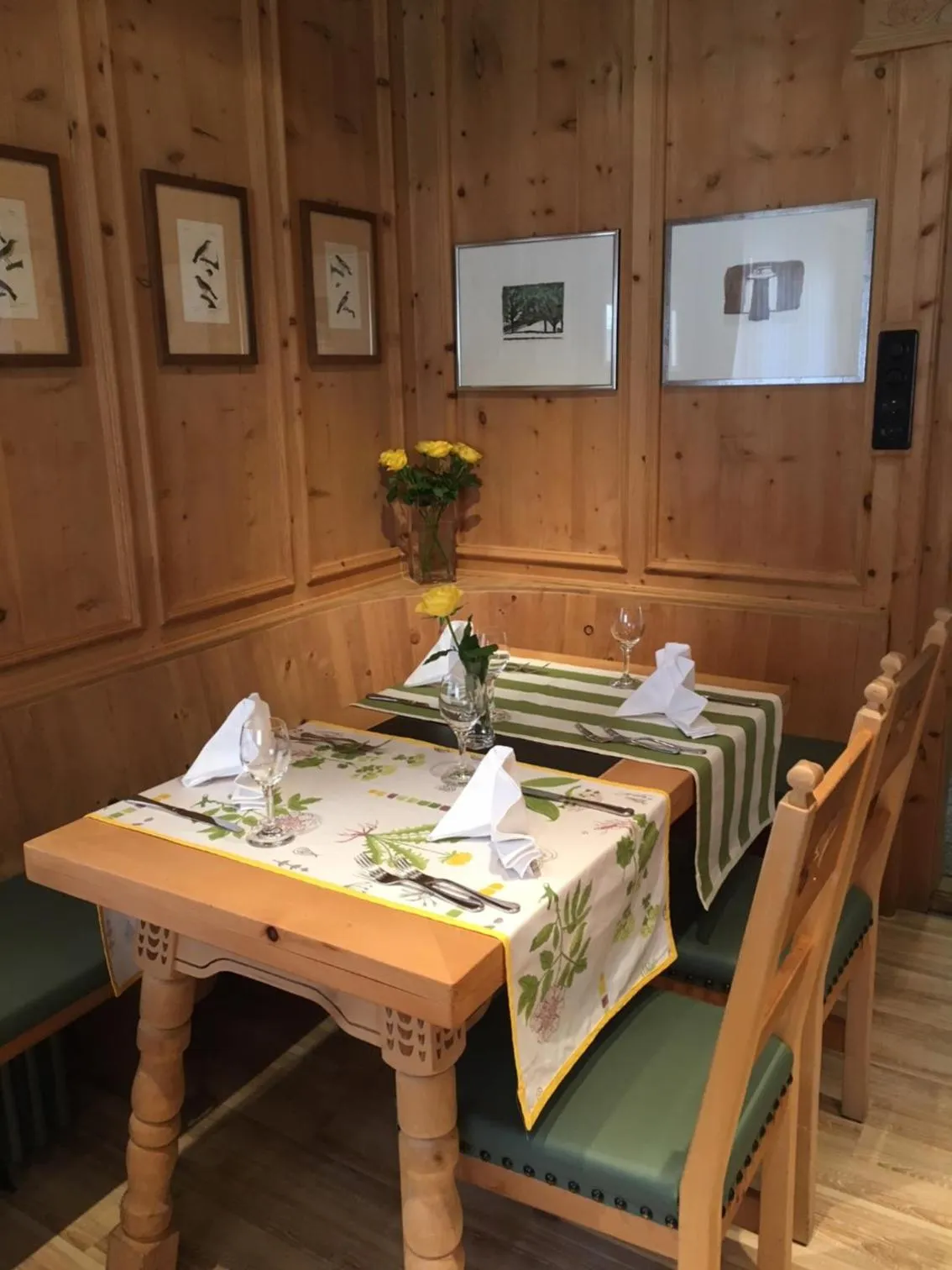 Dining area in Hotel Alpina