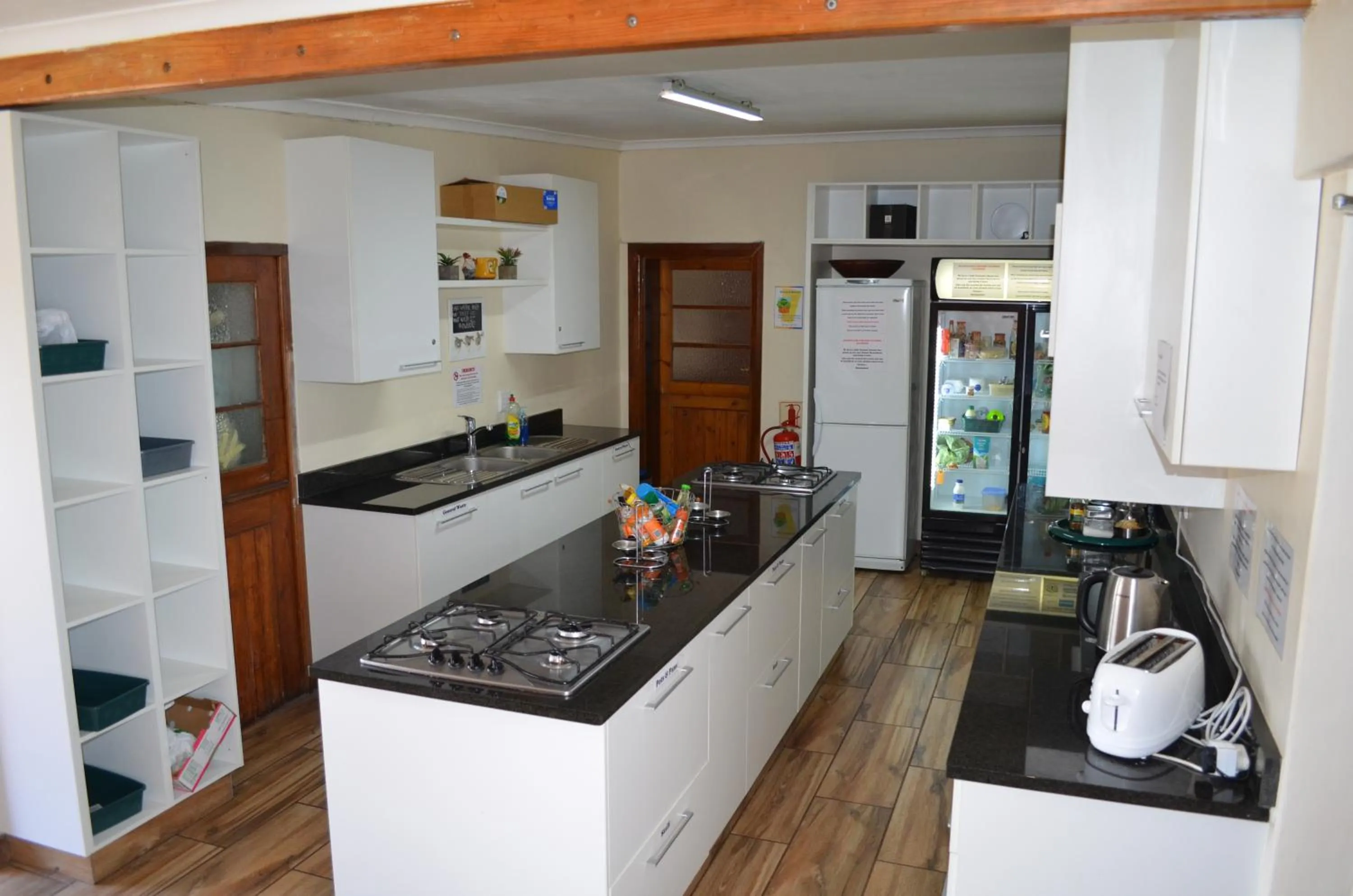 Communal kitchen in A Sunflower Stop Backpackers