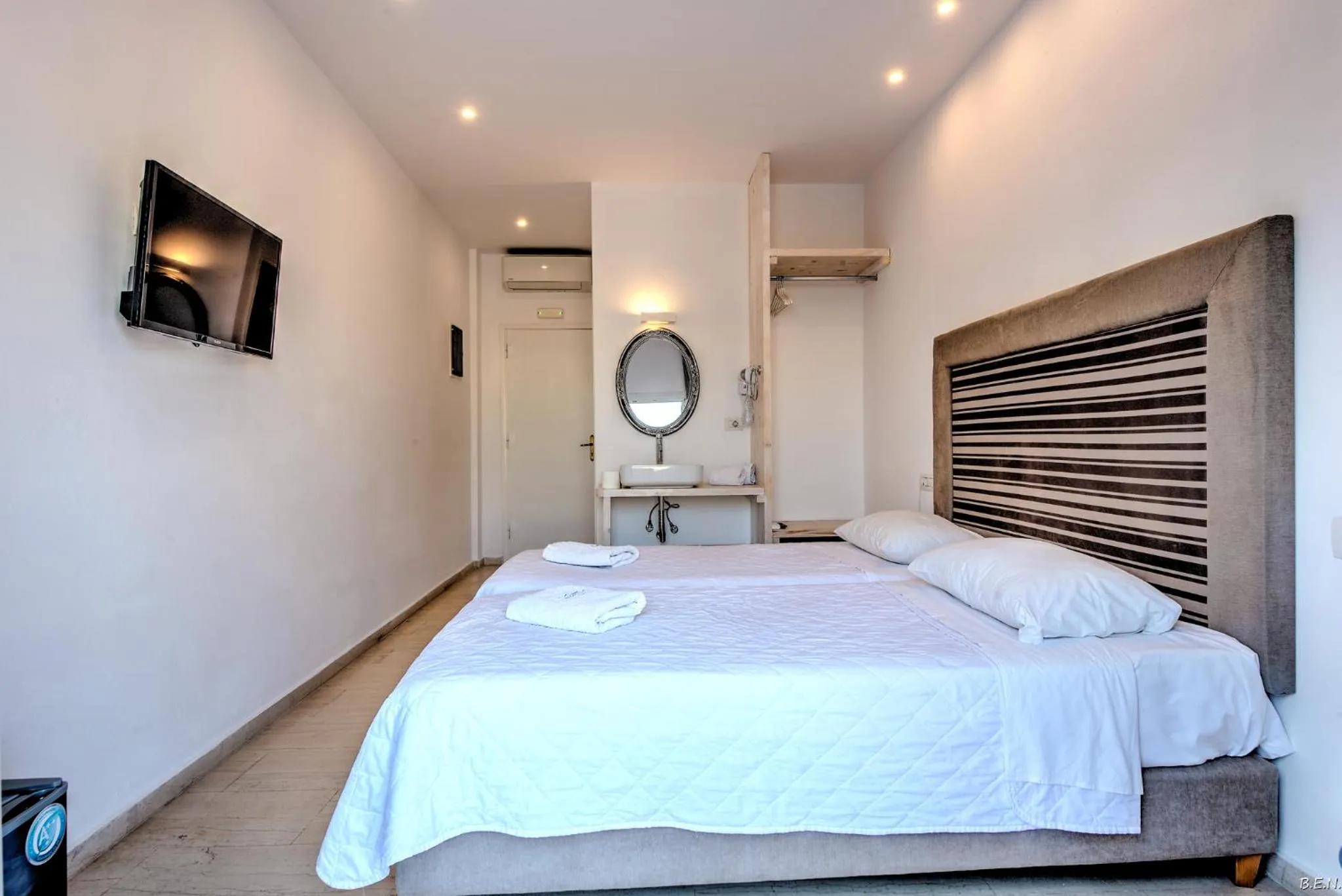 Bed in Anamar Santorini