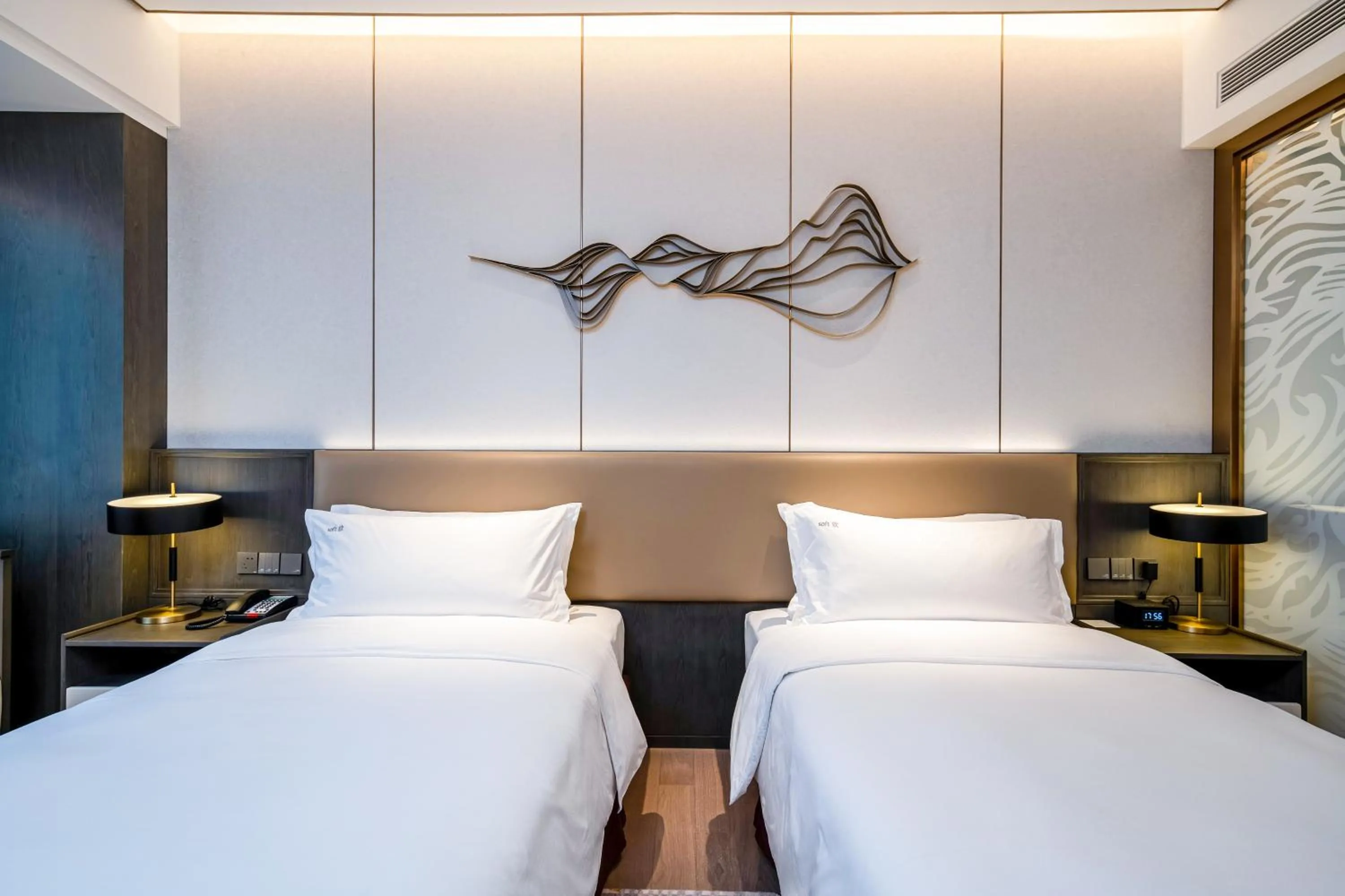 Bedroom, Bed in Holiday Inn Zhengzhou Zhongzhou by IHG