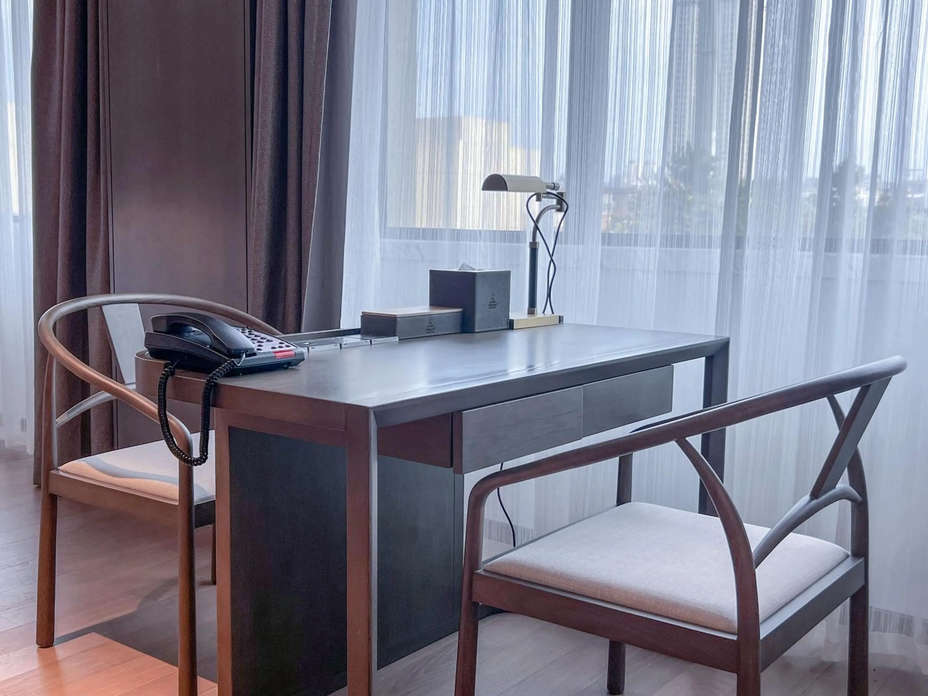 Seating area in Holiday Inn Zhengzhou Zhongzhou by IHG