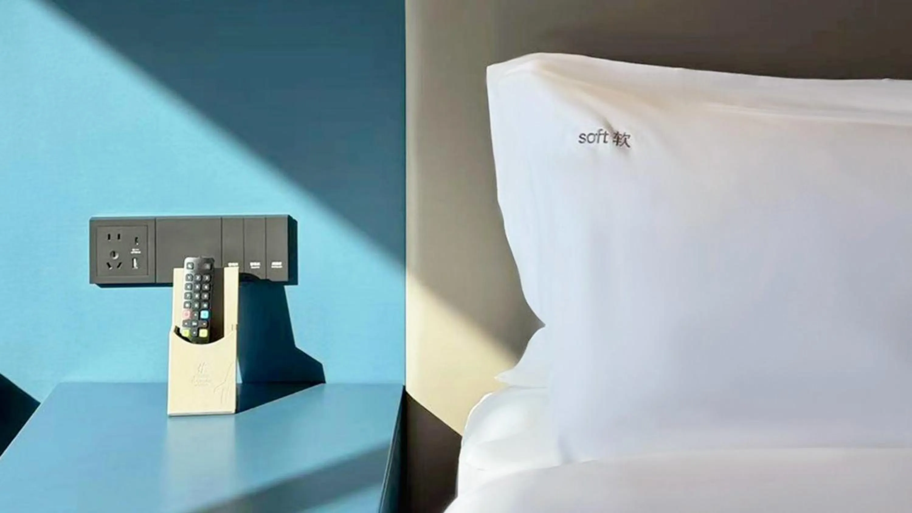 Photo of the whole room, Bed in Holiday Inn Zhengzhou Zhongzhou by IHG