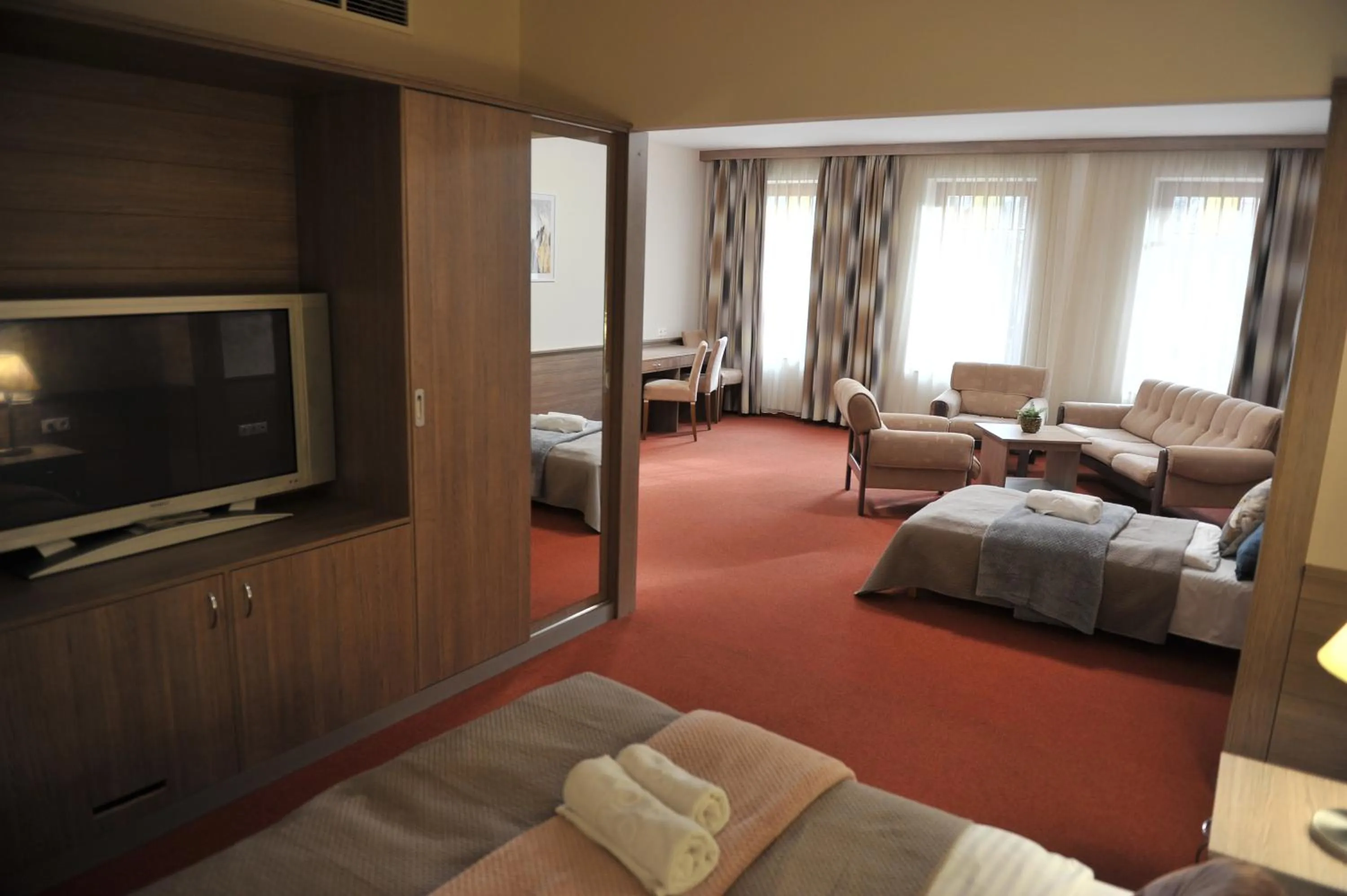 Photo of the whole room, Bed in Hotel Három Gúnár