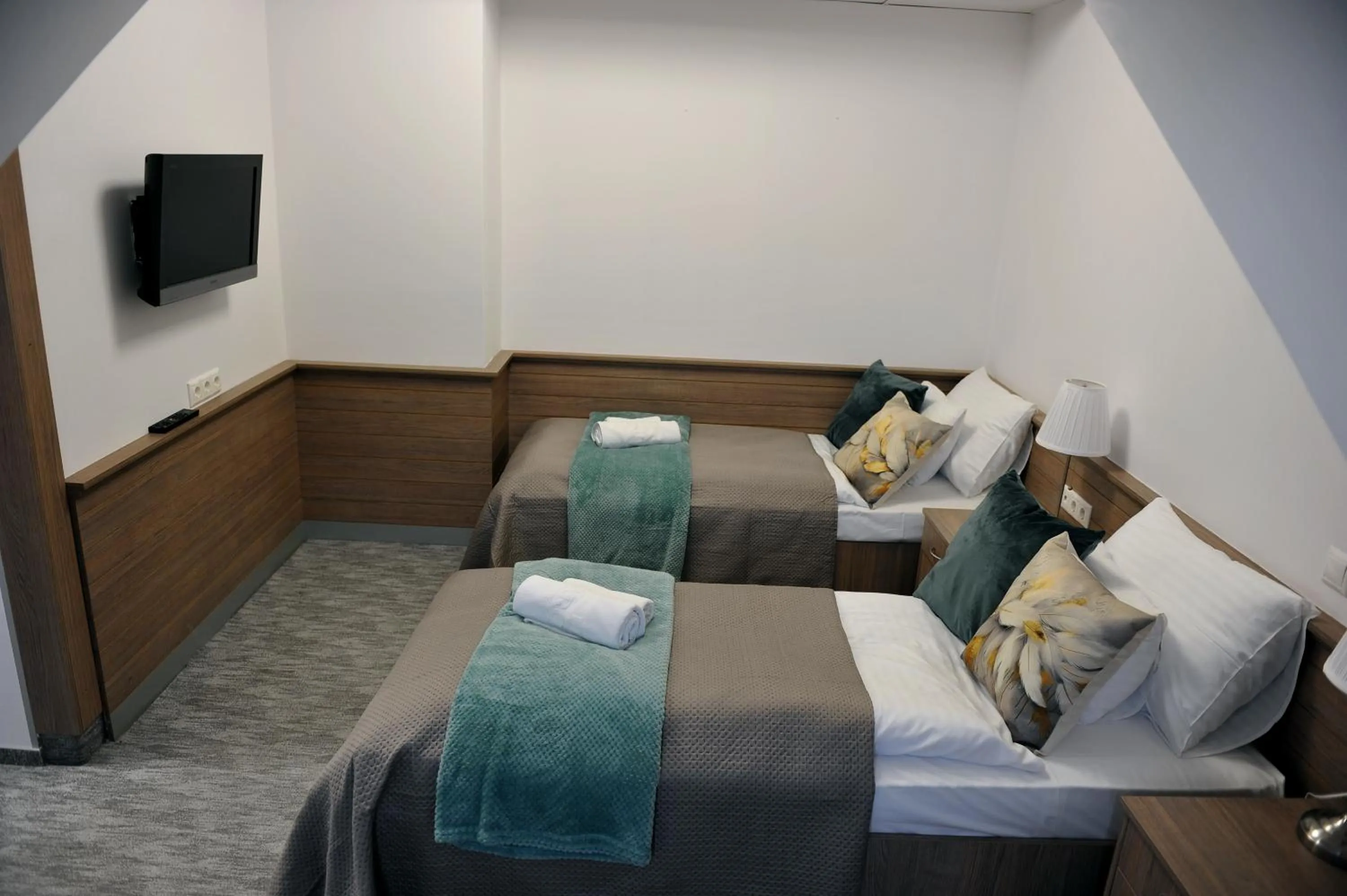 Bed in Hotel Három Gúnár