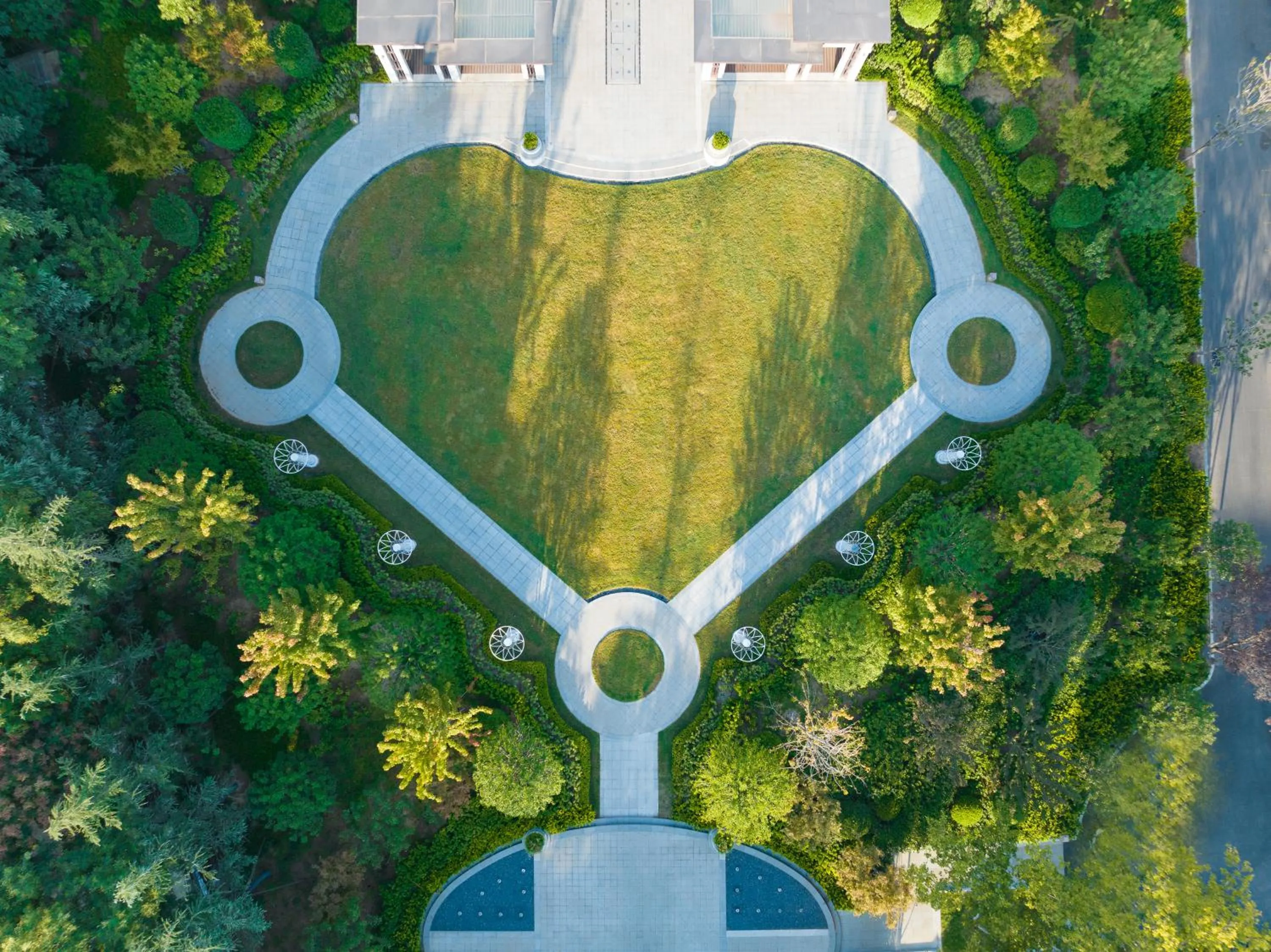 Garden in Holiday Inn Express Zhengzhou Zhongzhou by IHG