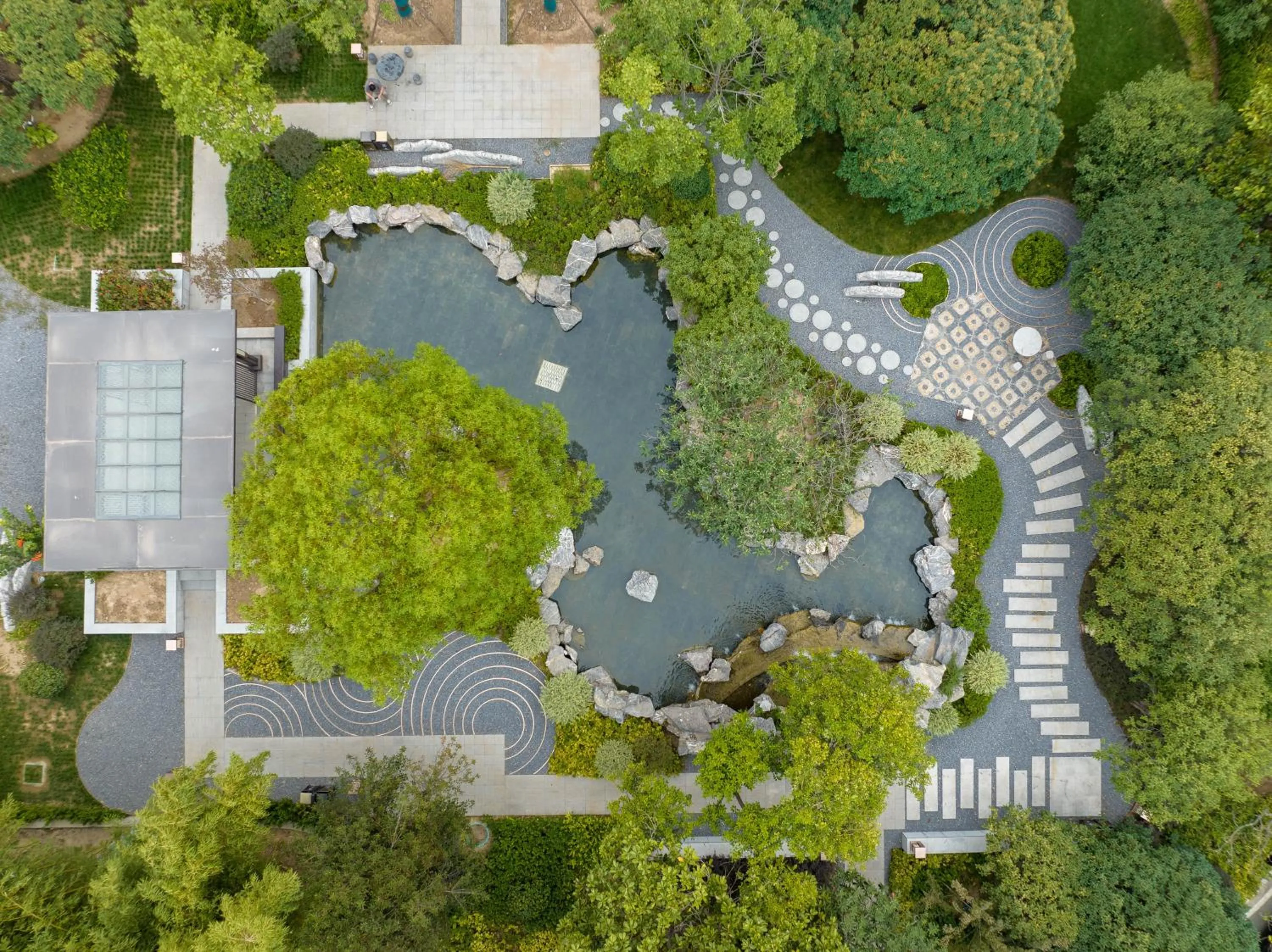 Nearby landmark in Holiday Inn Express Zhengzhou Zhongzhou by IHG