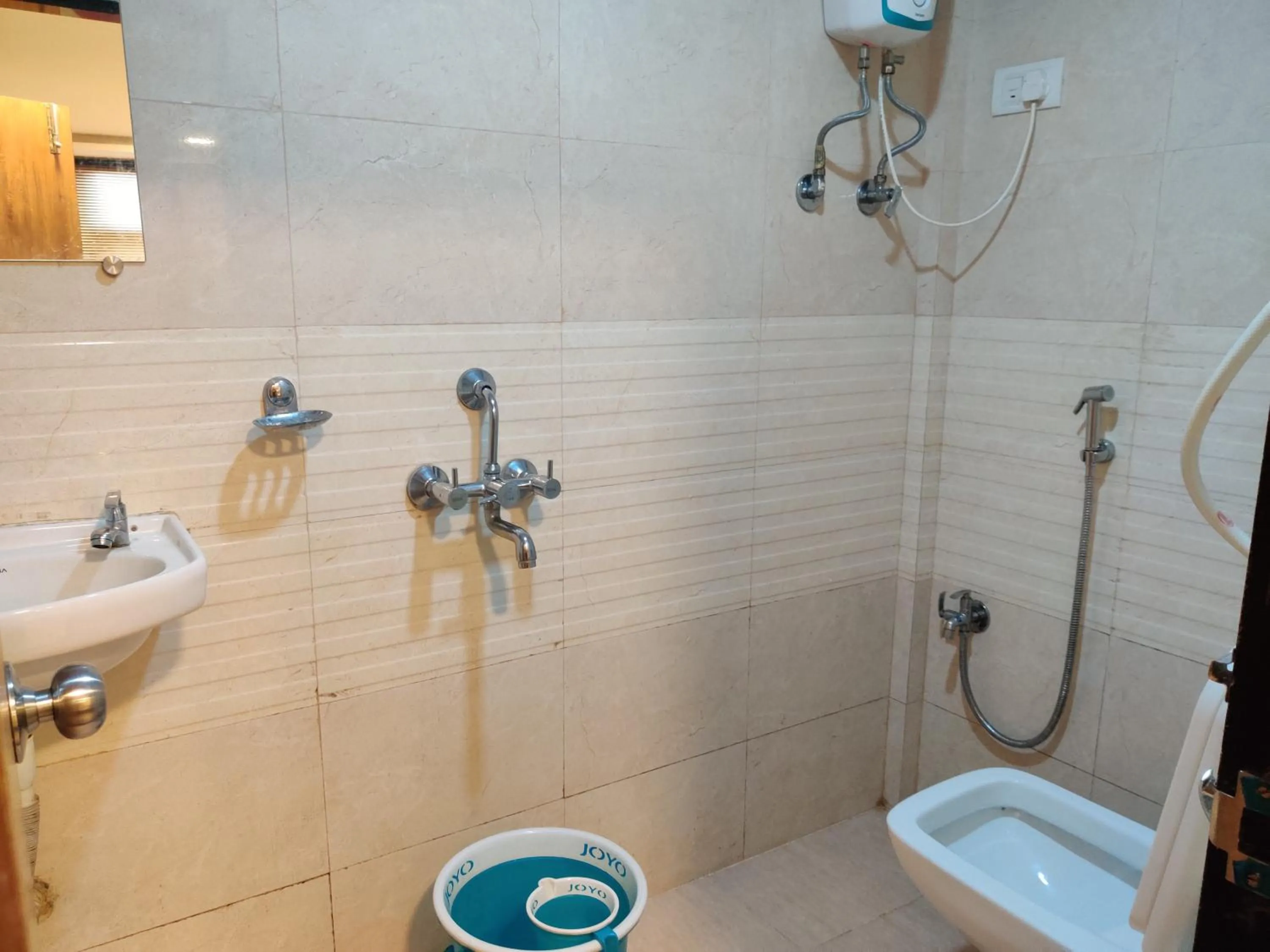 Bathroom in Hotel Happyland