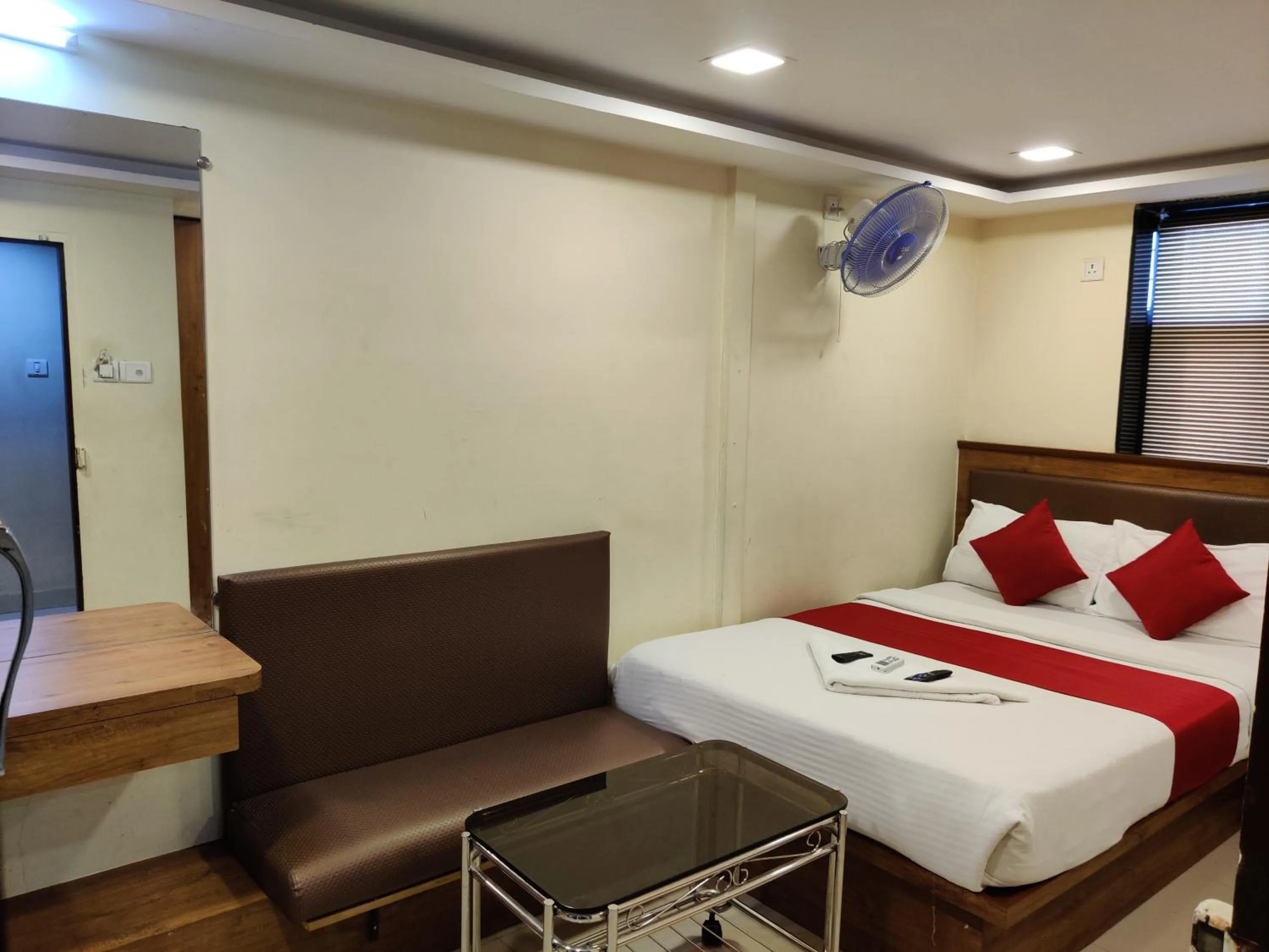 Photo of the whole room, Bed in Hotel Happyland