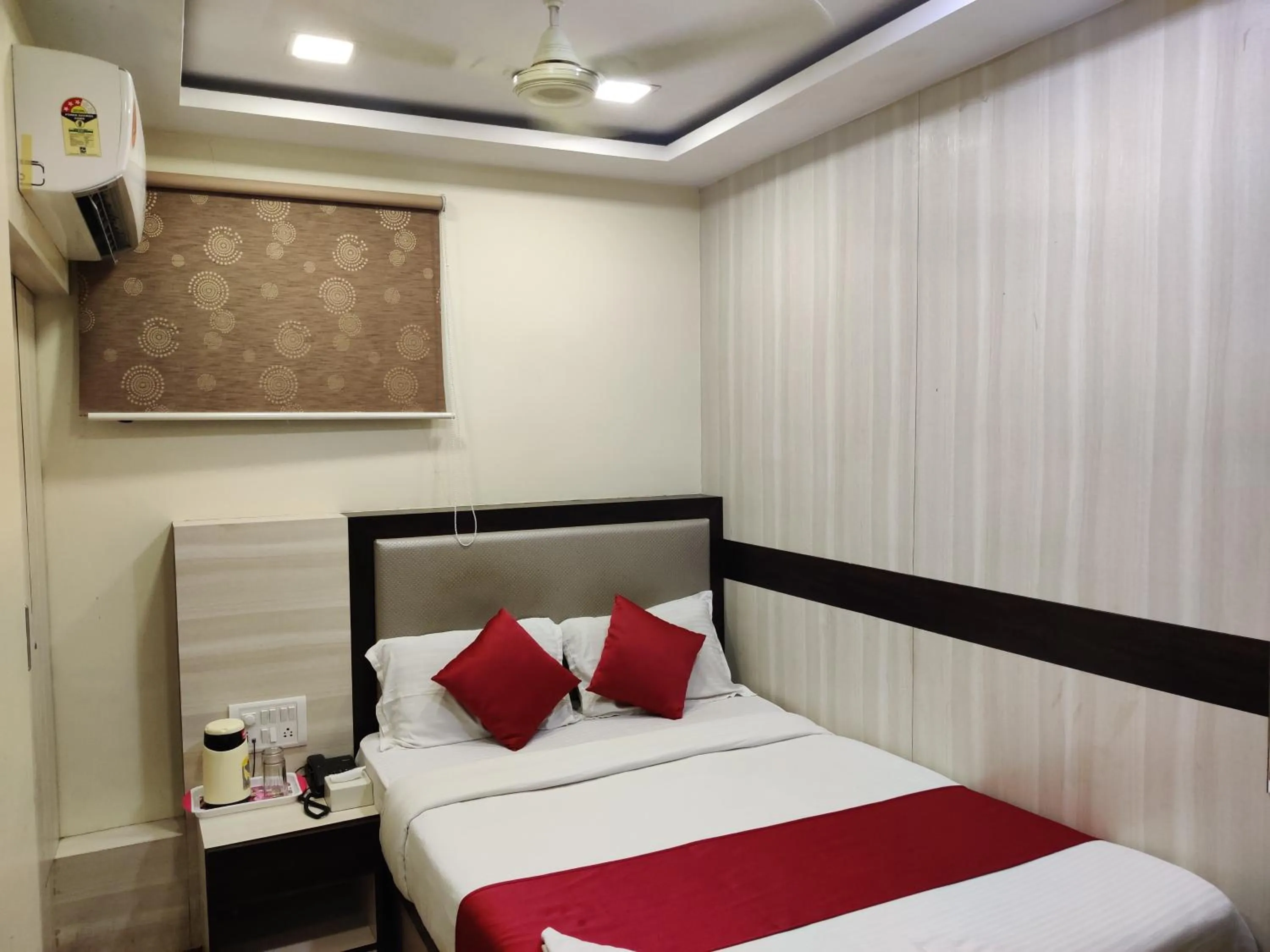 Bed in Hotel Happyland