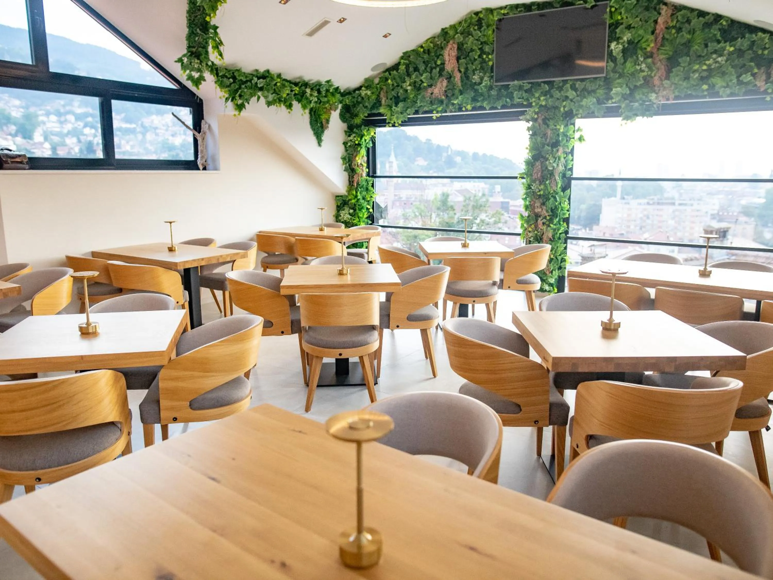 Restaurant/places to eat in Hotel Herc Sarajevo