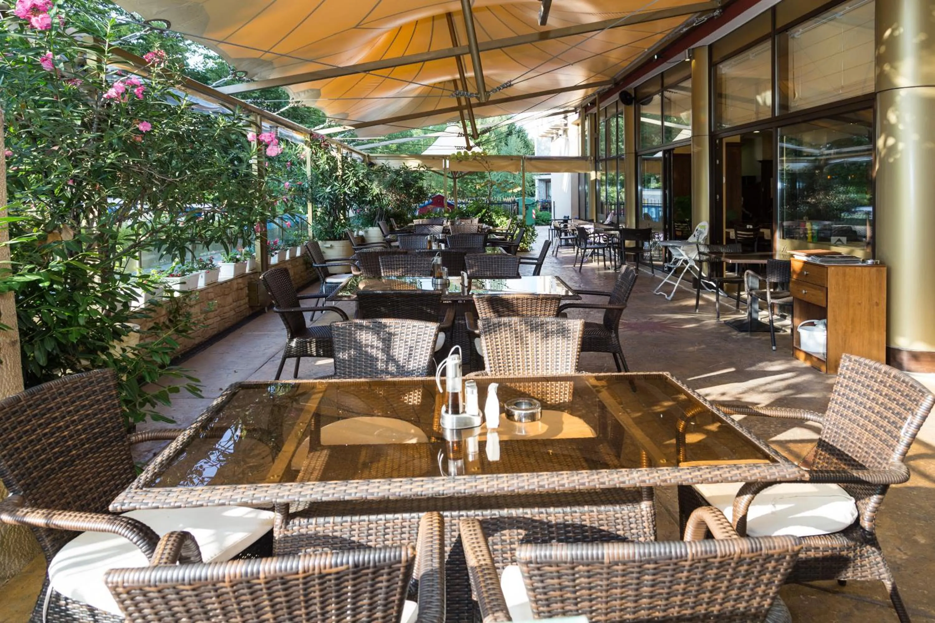 Restaurant/places to eat in Hotel St Valentine all inclusive