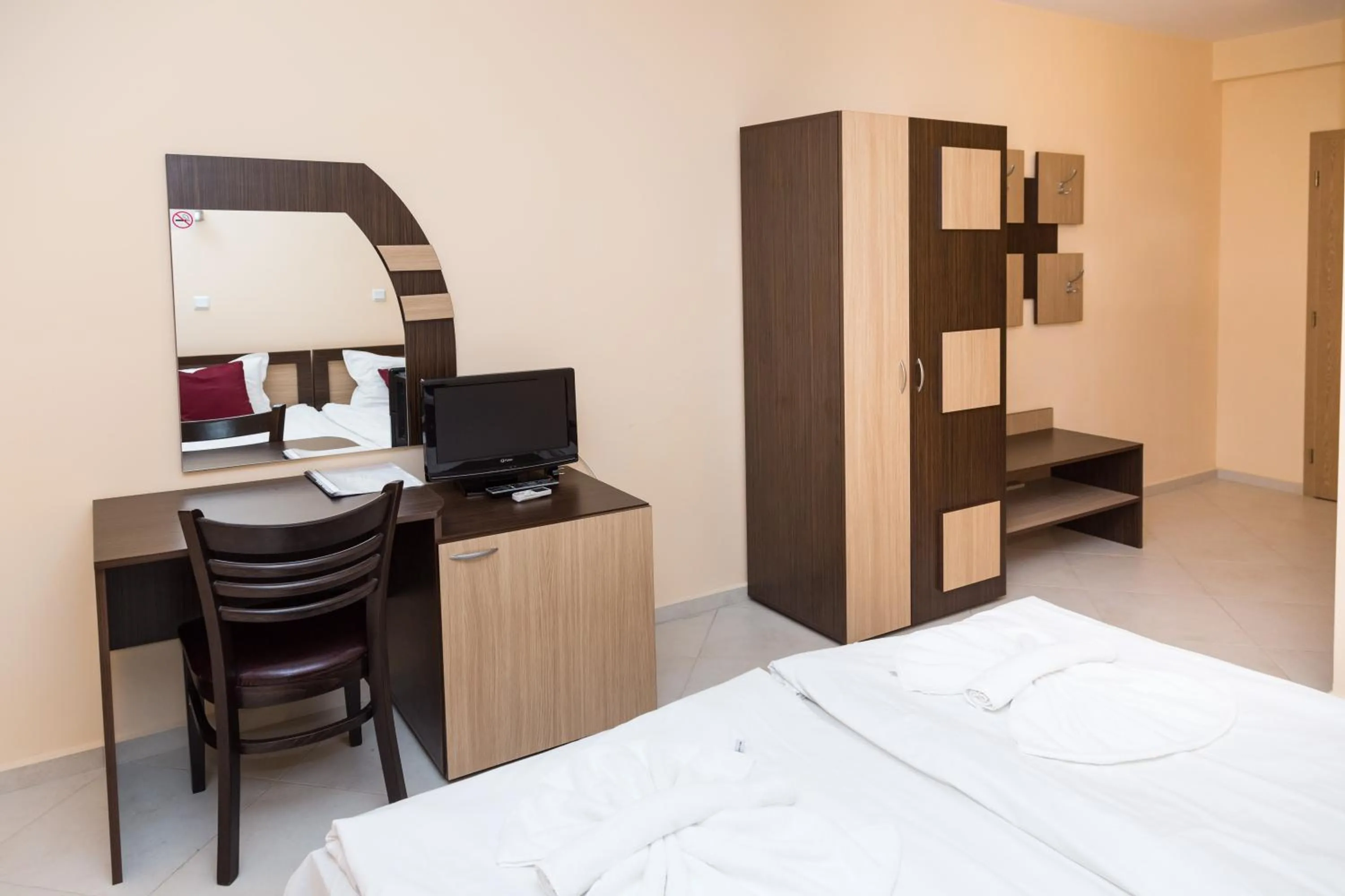 Photo of the whole room, Bed in Hotel St Valentine all inclusive
