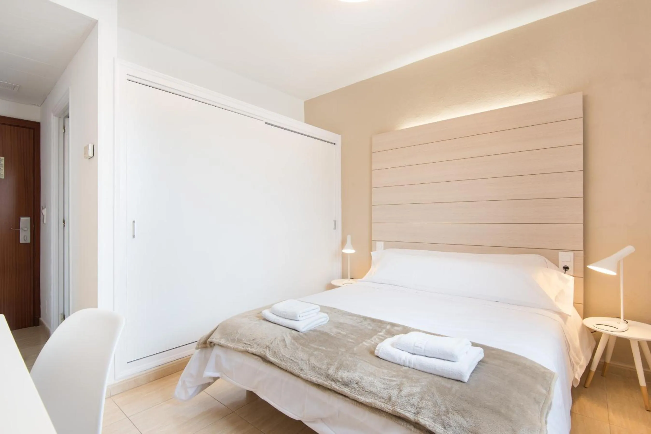 Photo of the whole room, Bed in Hostal Jume - Urban Rooms